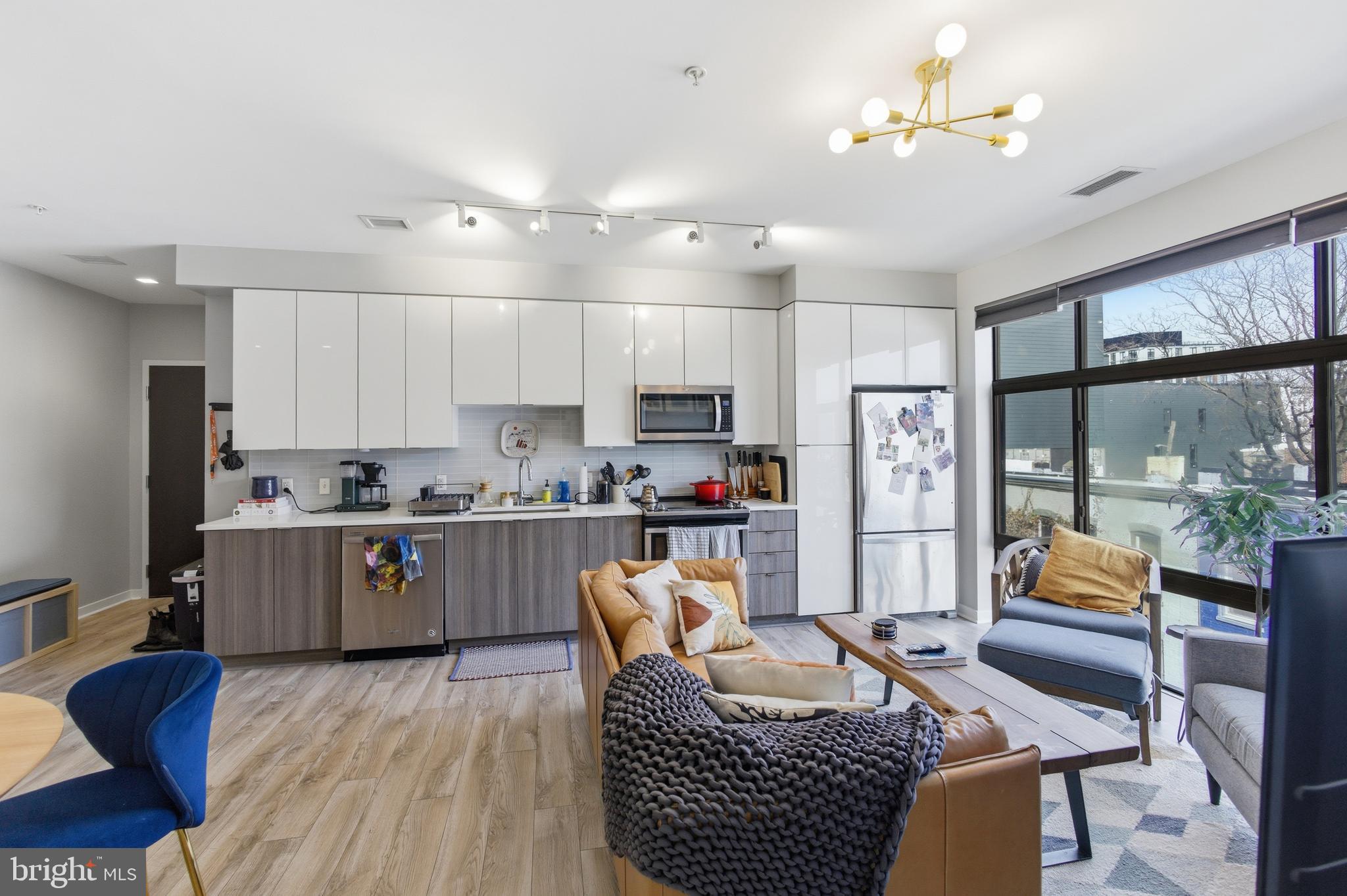 911 2ND STREET NE 305