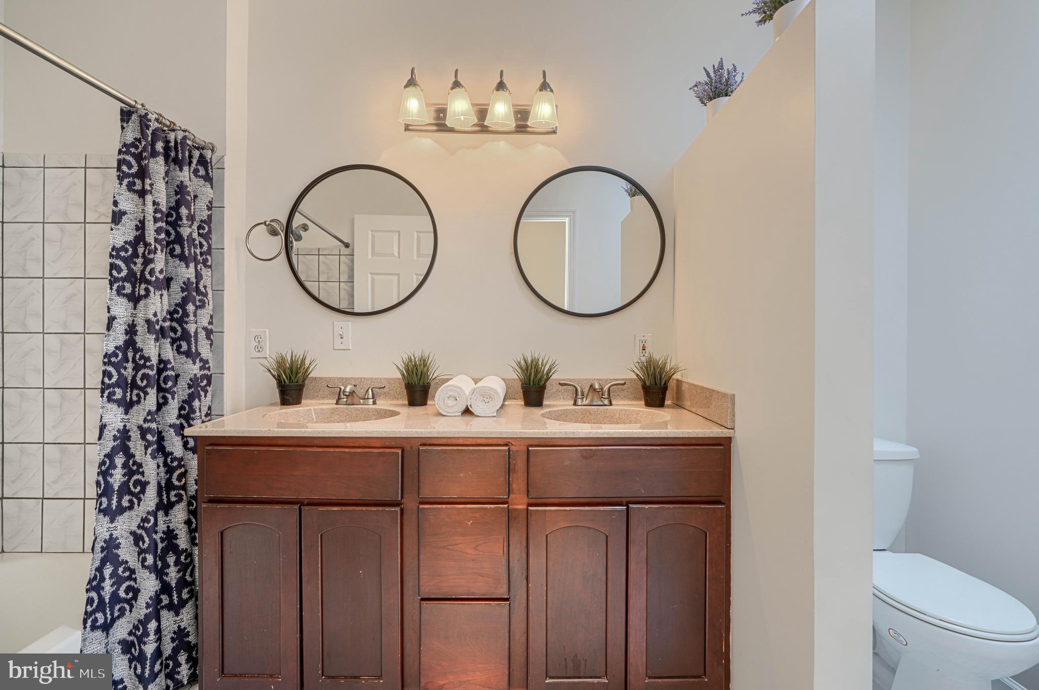 HIGHLANDTOWN - Residential