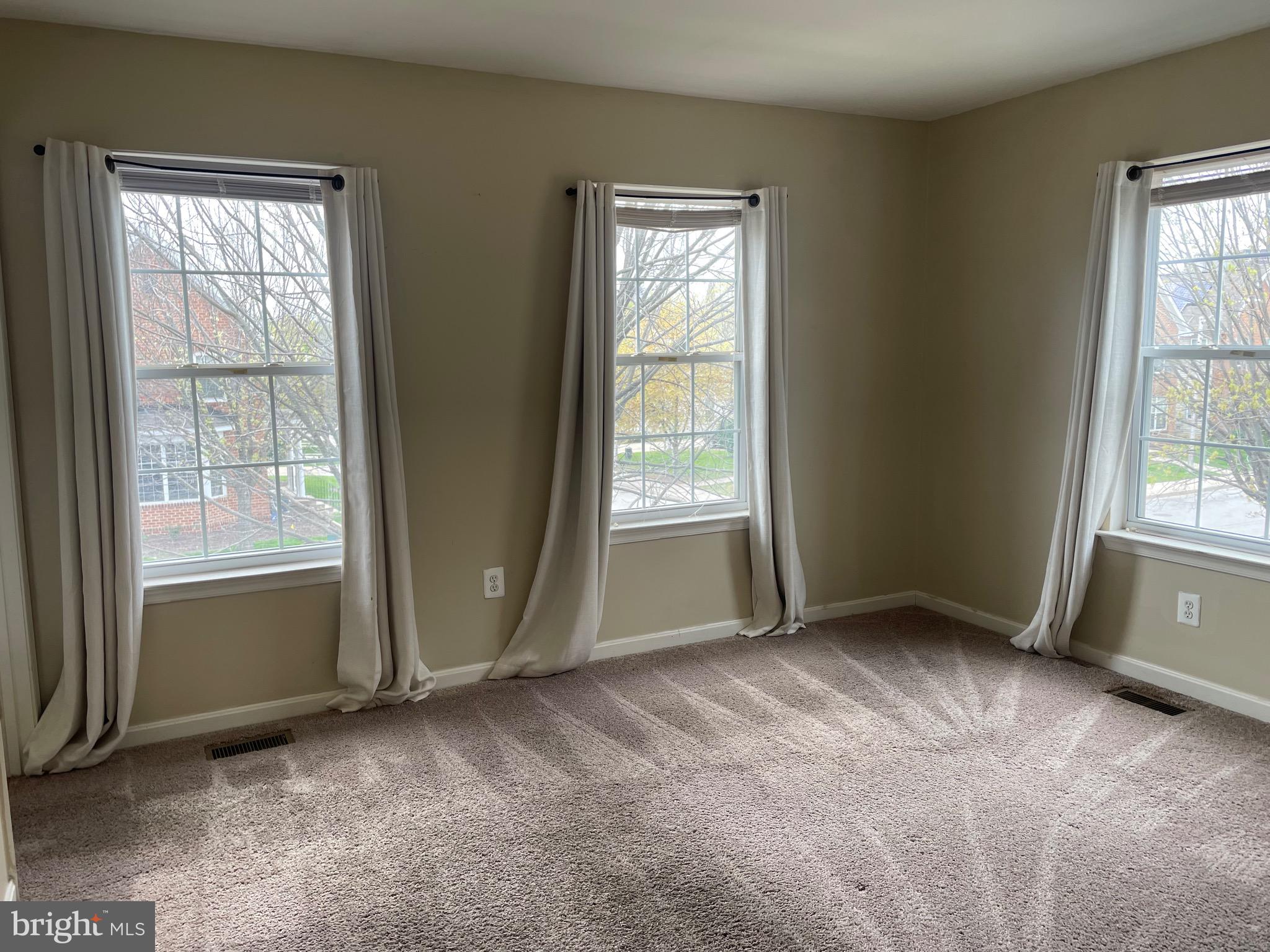 HERITAGE CROSSING - Residential