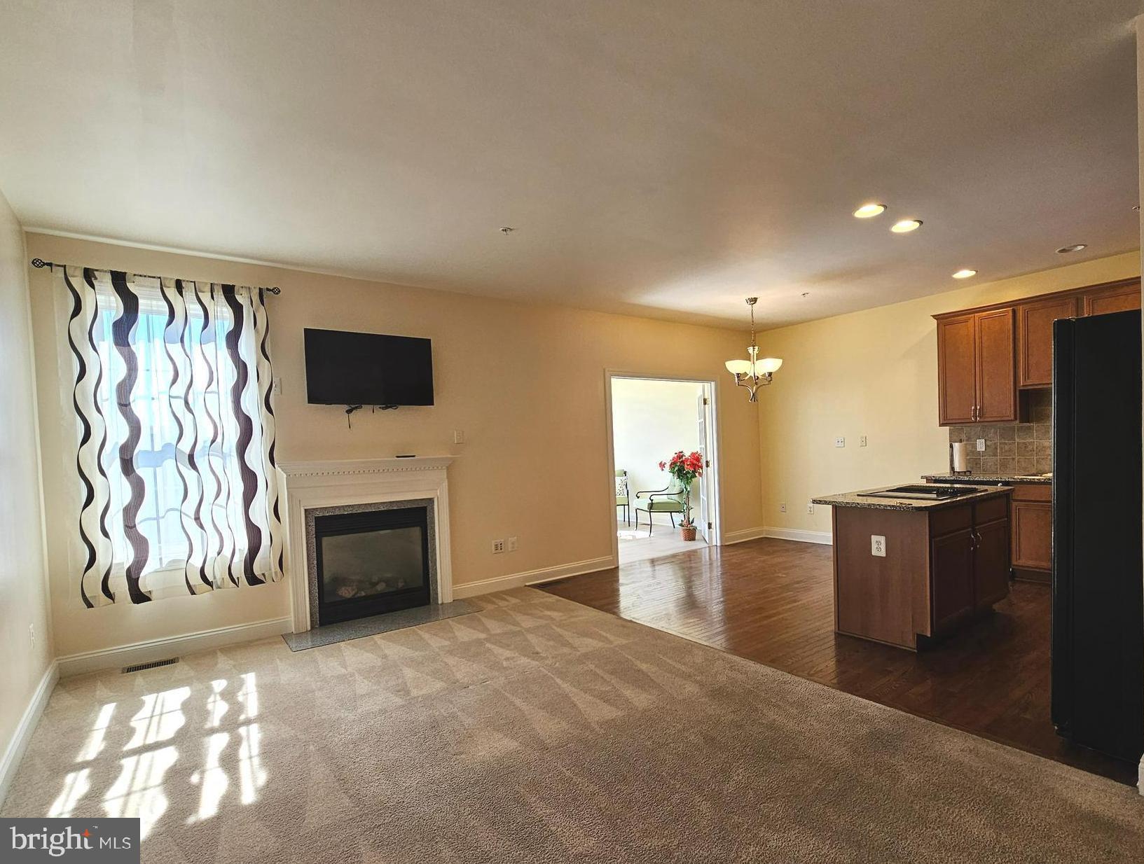 MARLBORO RIDGE - Residential