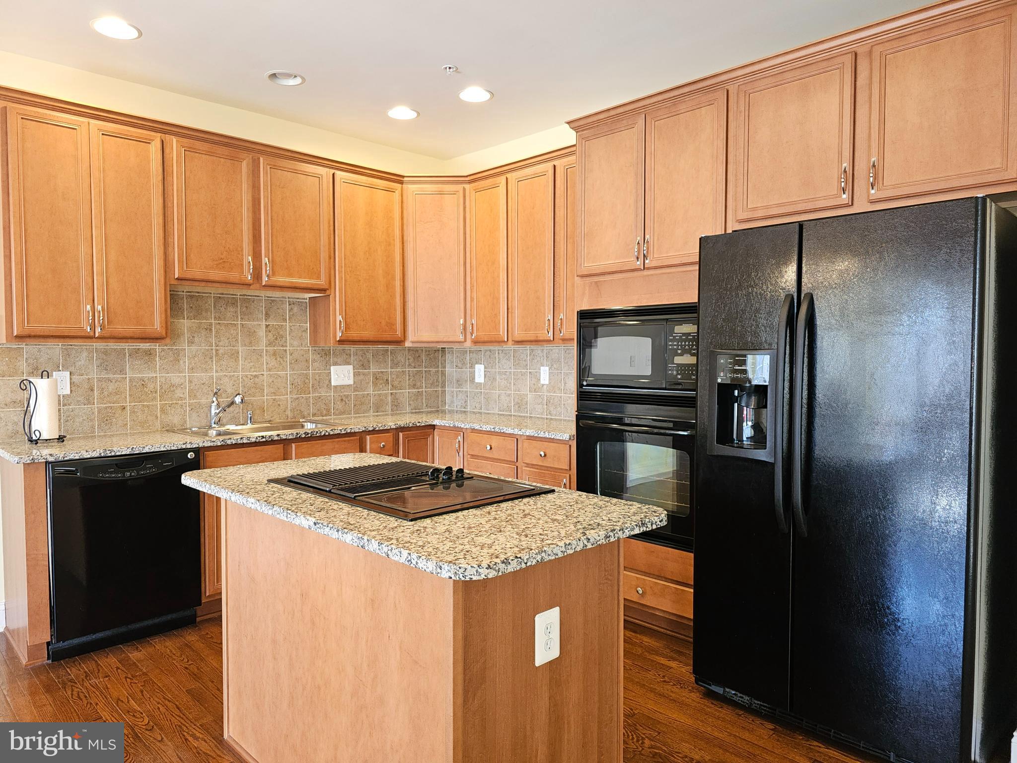 MARLBORO RIDGE - Residential