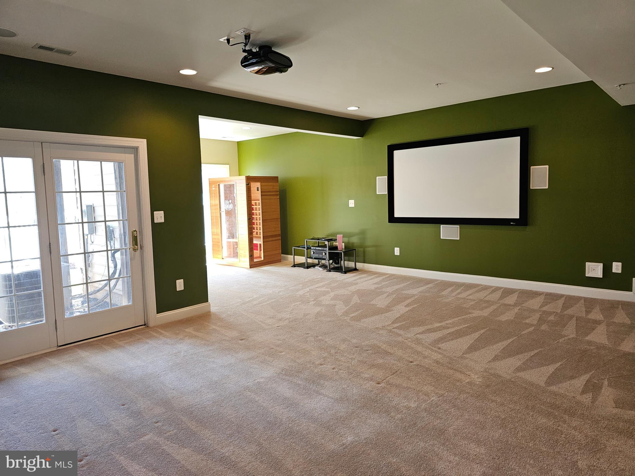 MARLBORO RIDGE - Residential