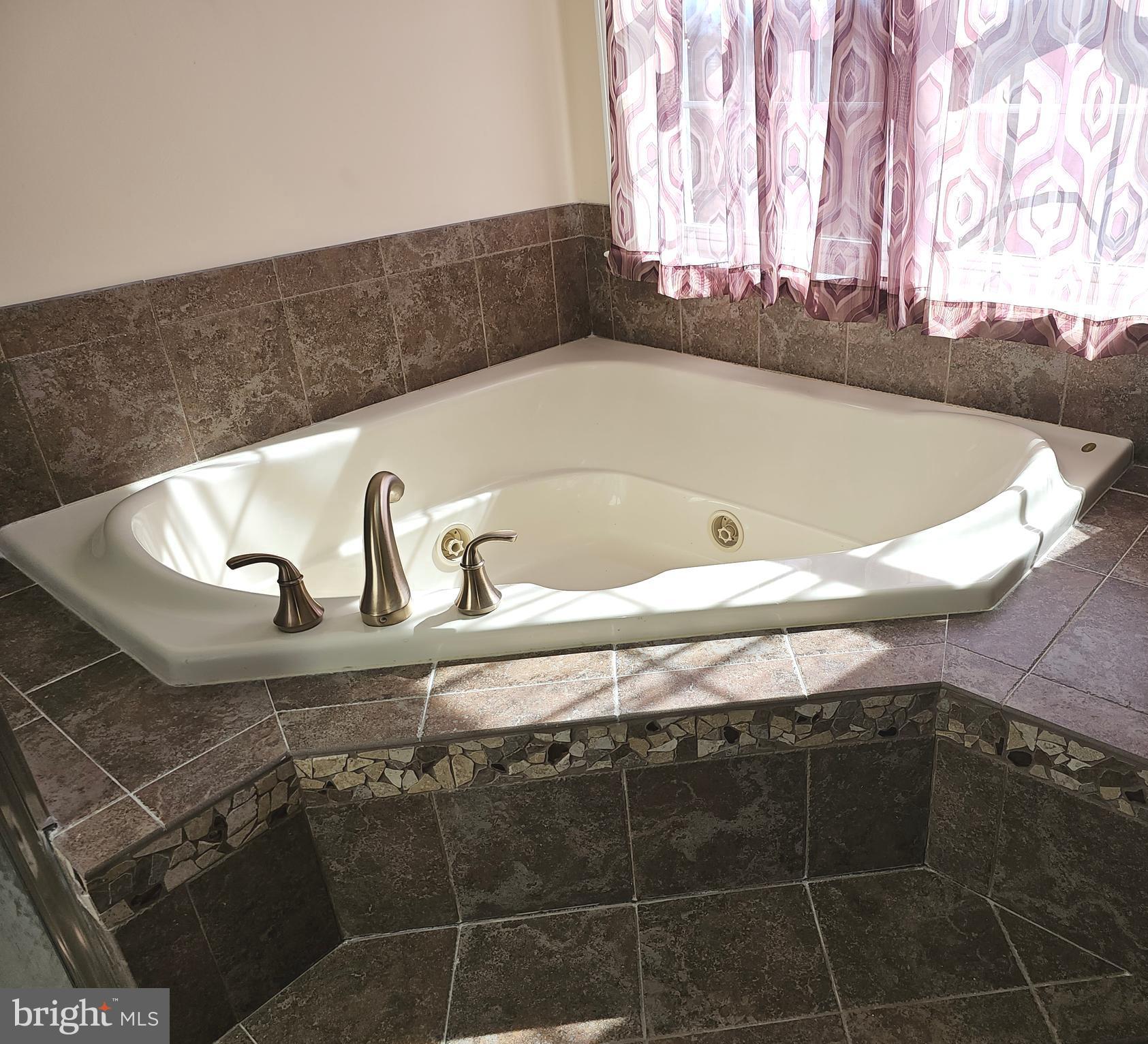 MARLBORO RIDGE - Residential