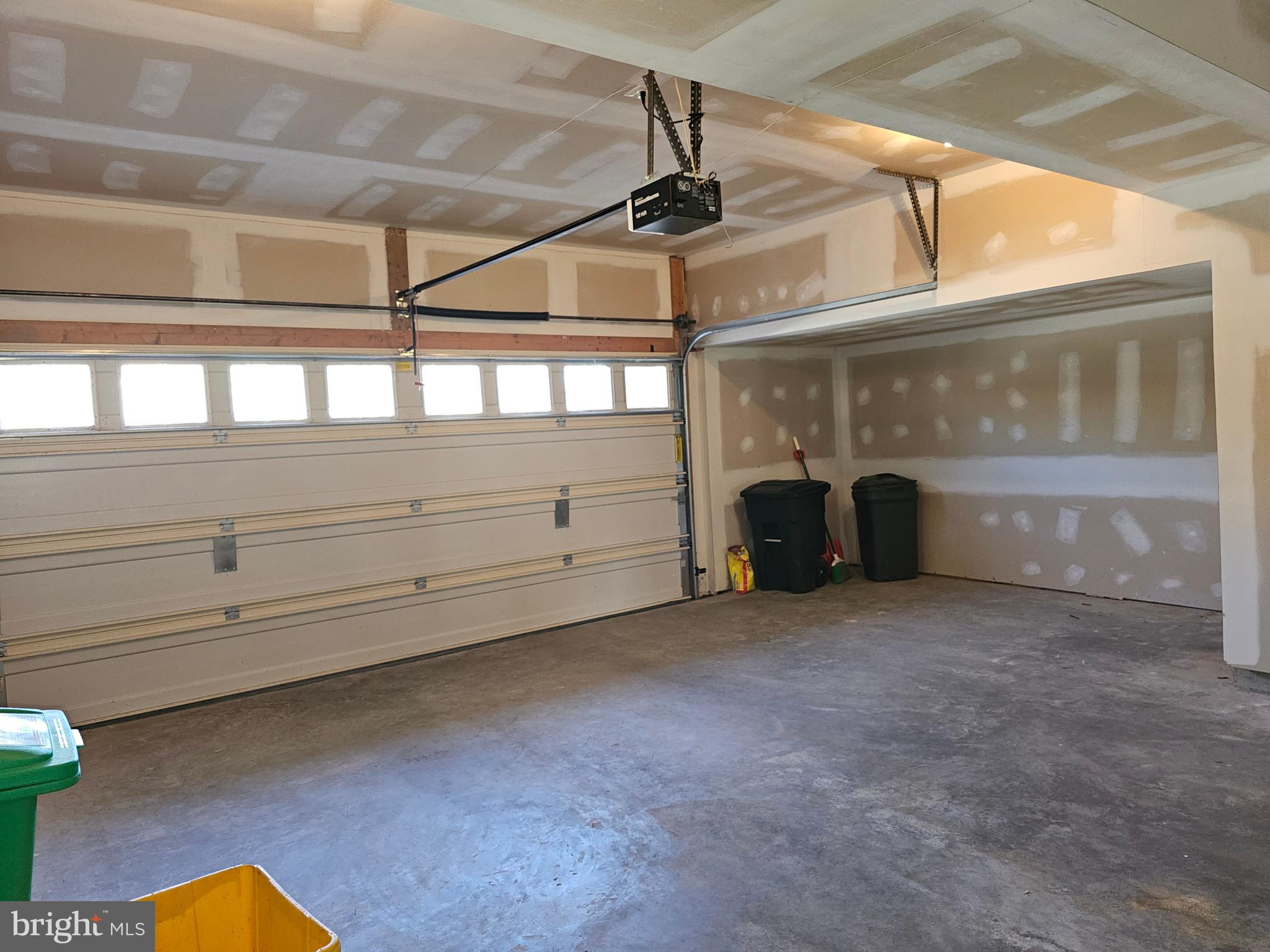 MARLBORO RIDGE - Residential