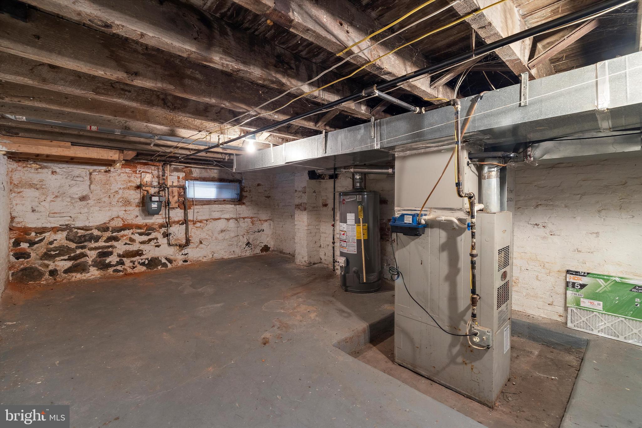 HOLLINS MARKET - Residential