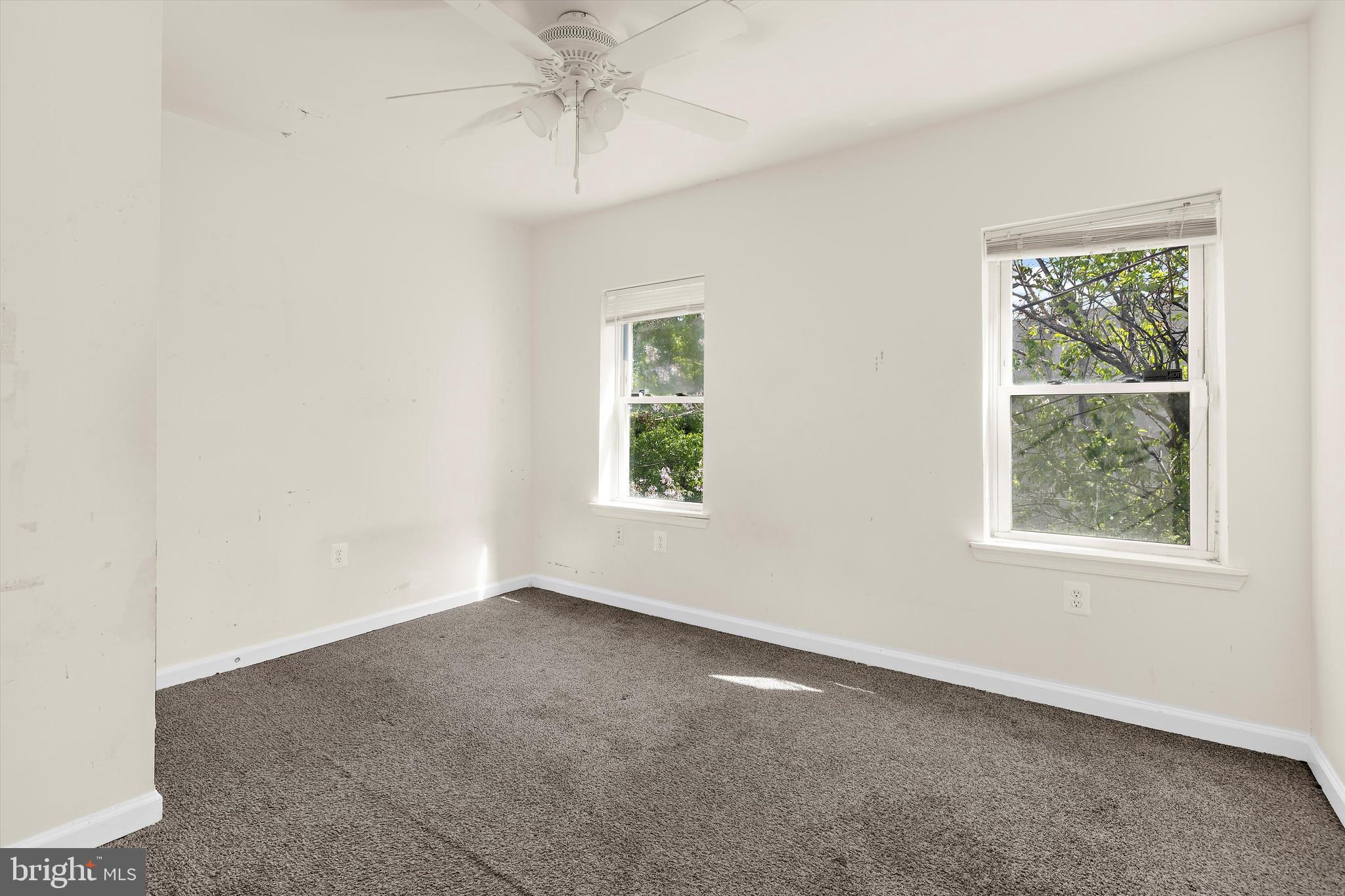 HOLLINS MARKET - Residential