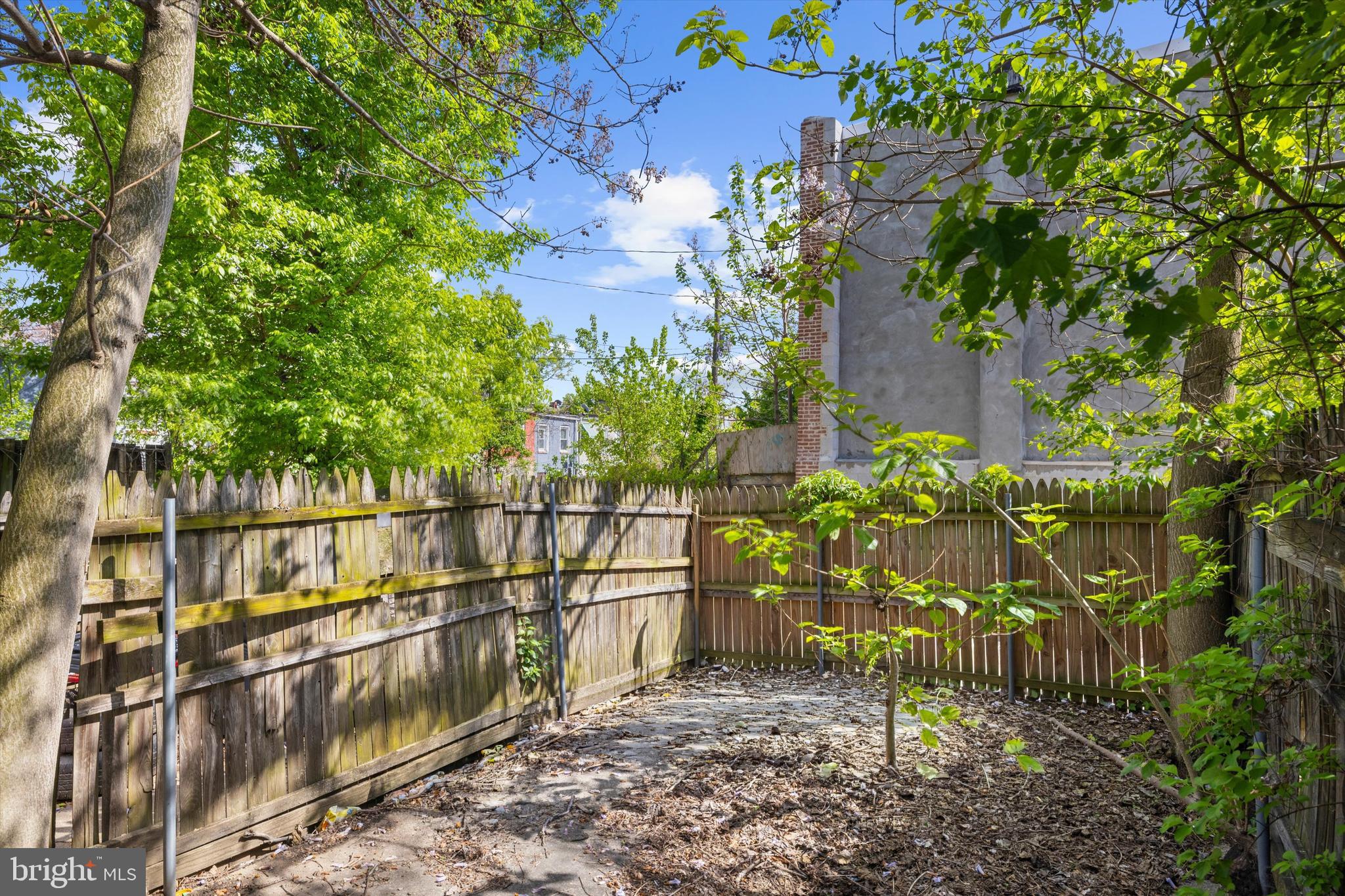 HOLLINS MARKET - Residential