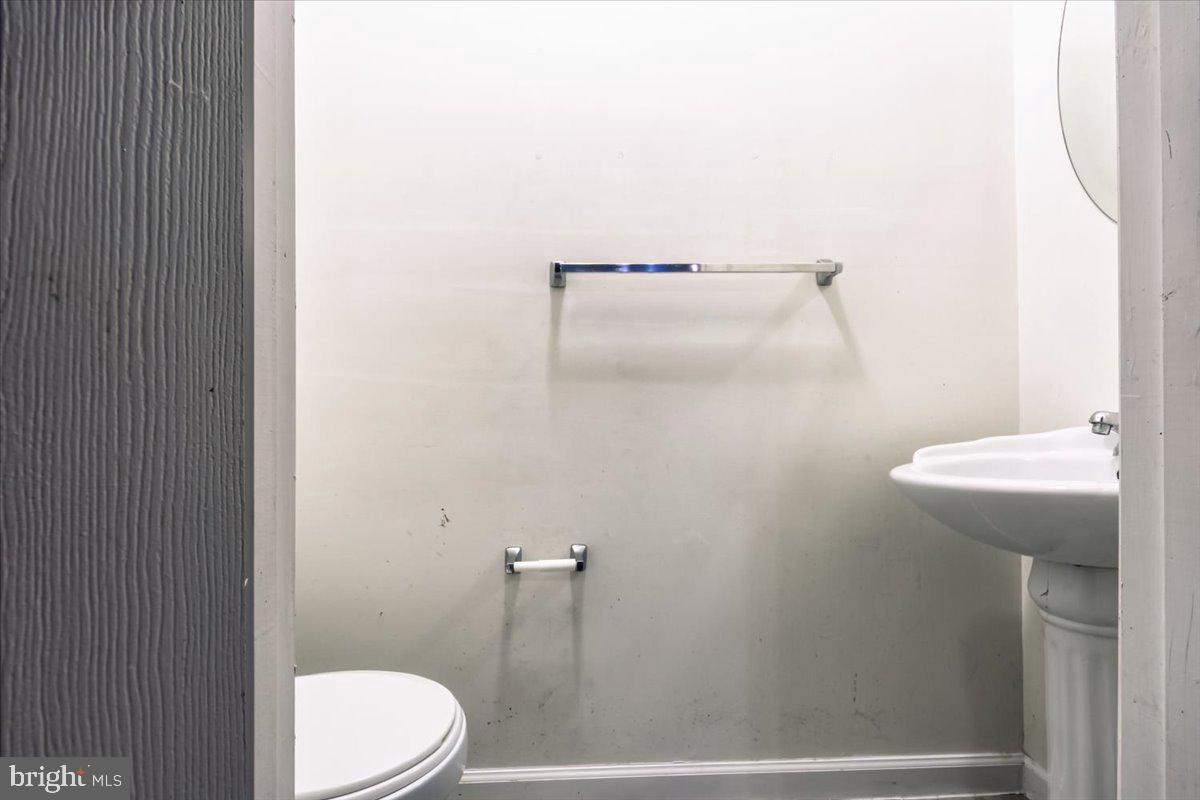 HOLLINS MARKET - Residential