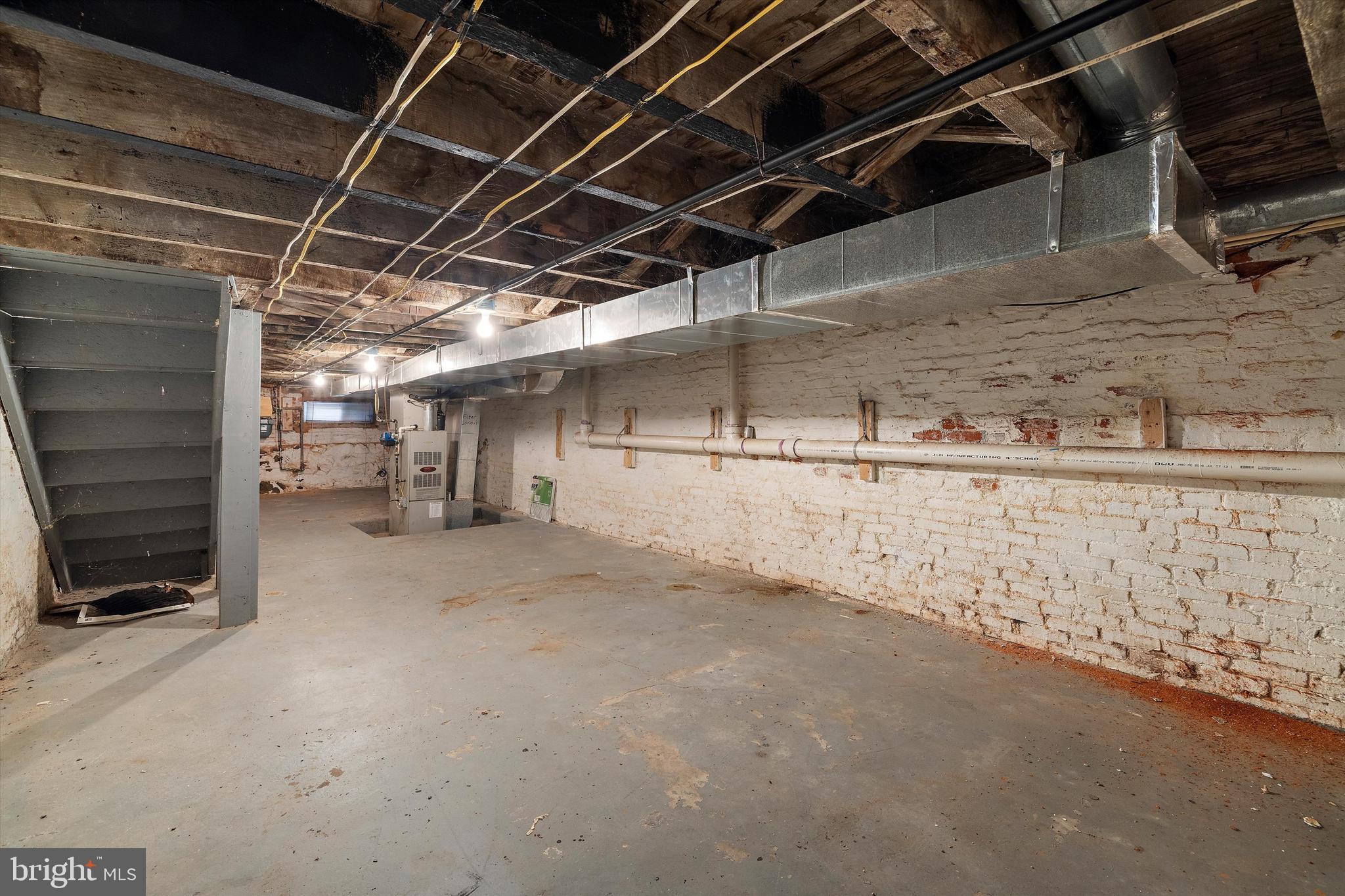 HOLLINS MARKET - Residential