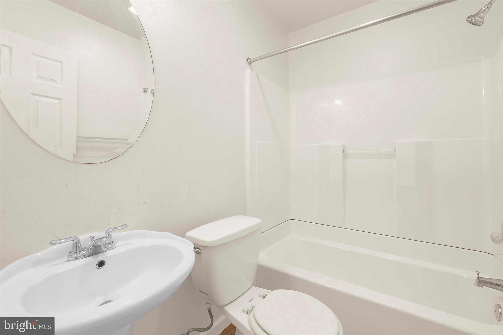 HOLLINS MARKET - Residential