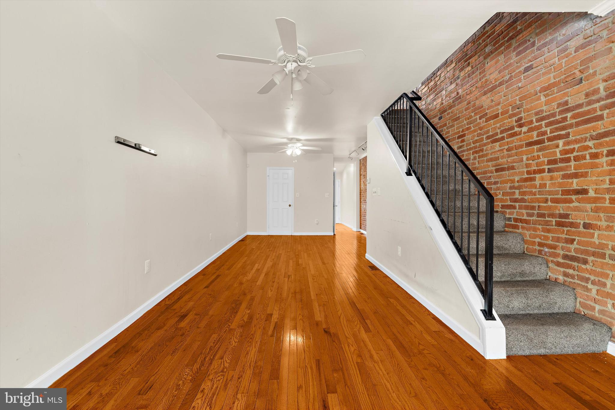 HOLLINS MARKET - Residential