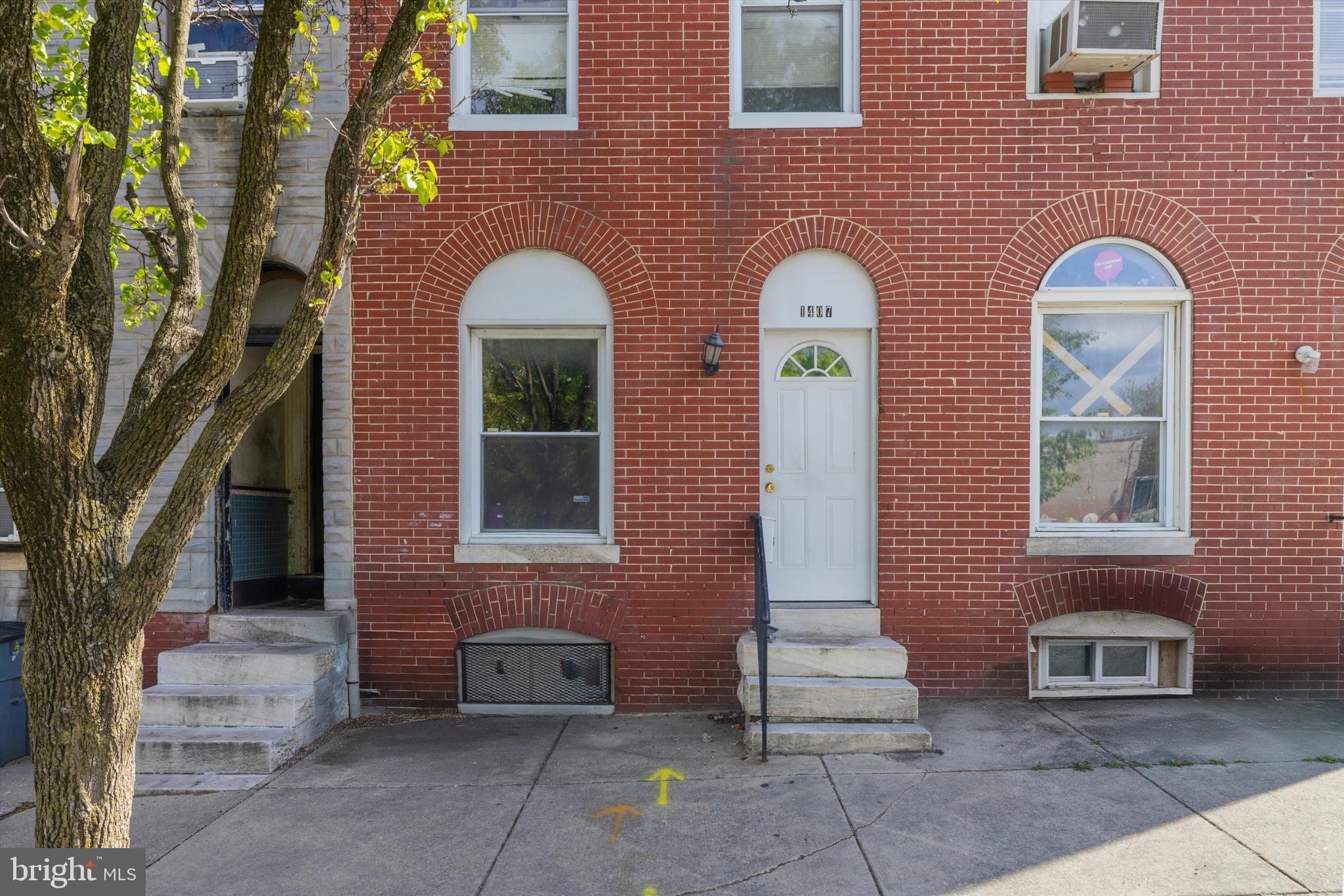 HOLLINS MARKET - Residential