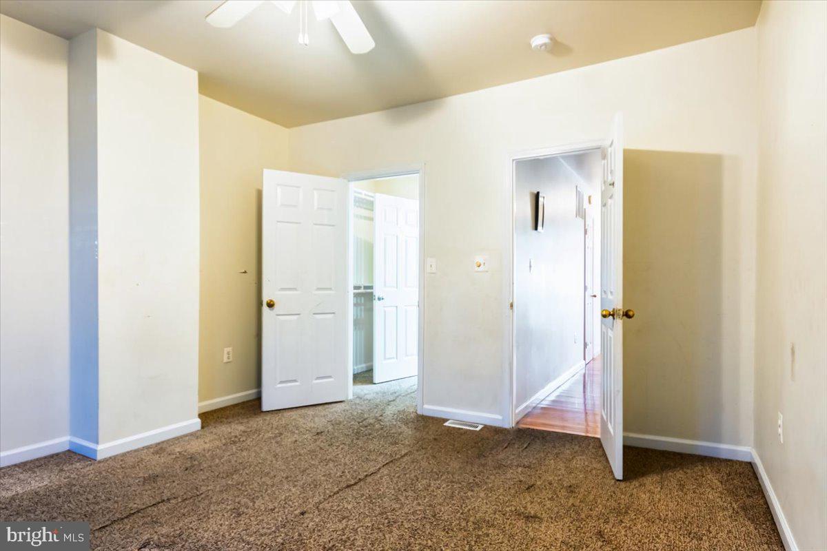 HOLLINS MARKET - Residential