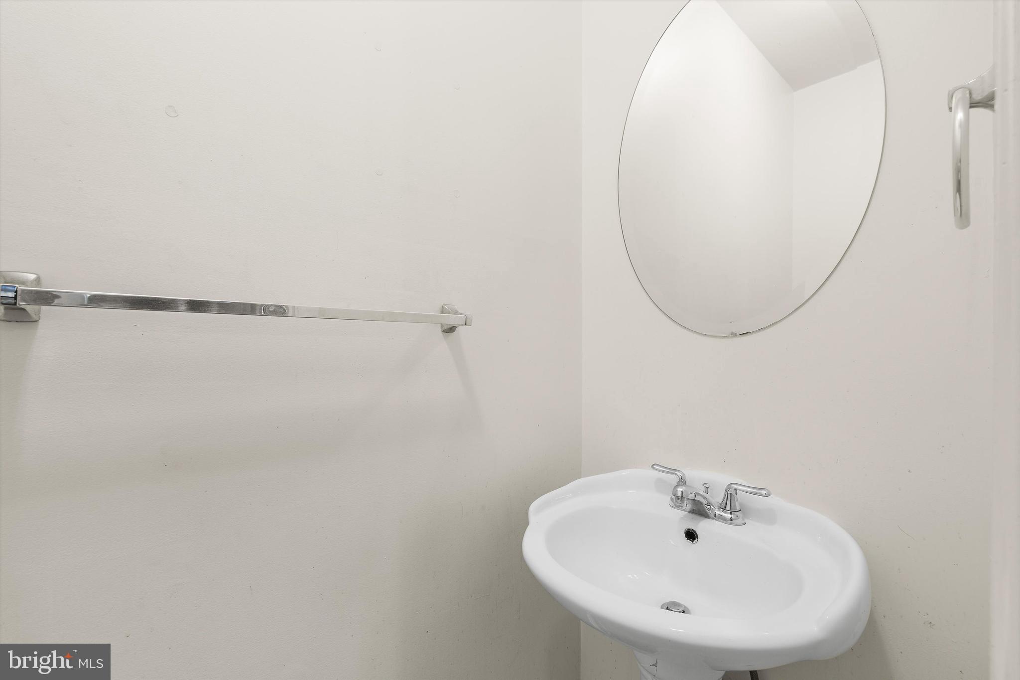 HOLLINS MARKET - Residential