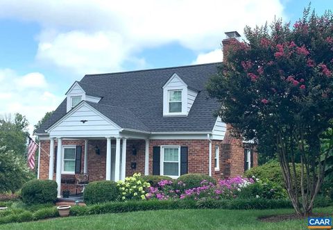 Homes For Sale - 221 Lee Ave Ave<br/> ORANGE, VA 22960