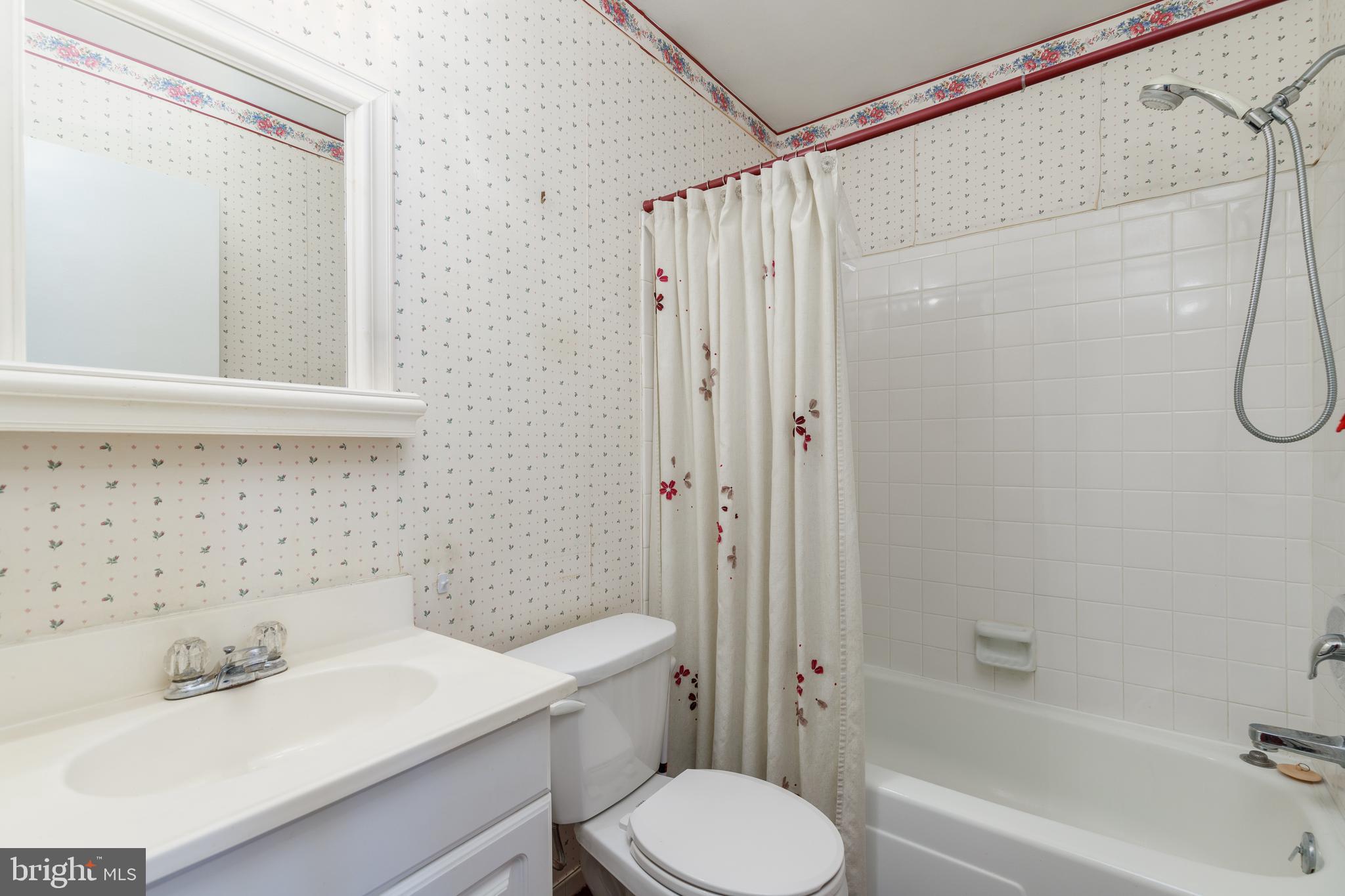 PERRY HALL - Residential