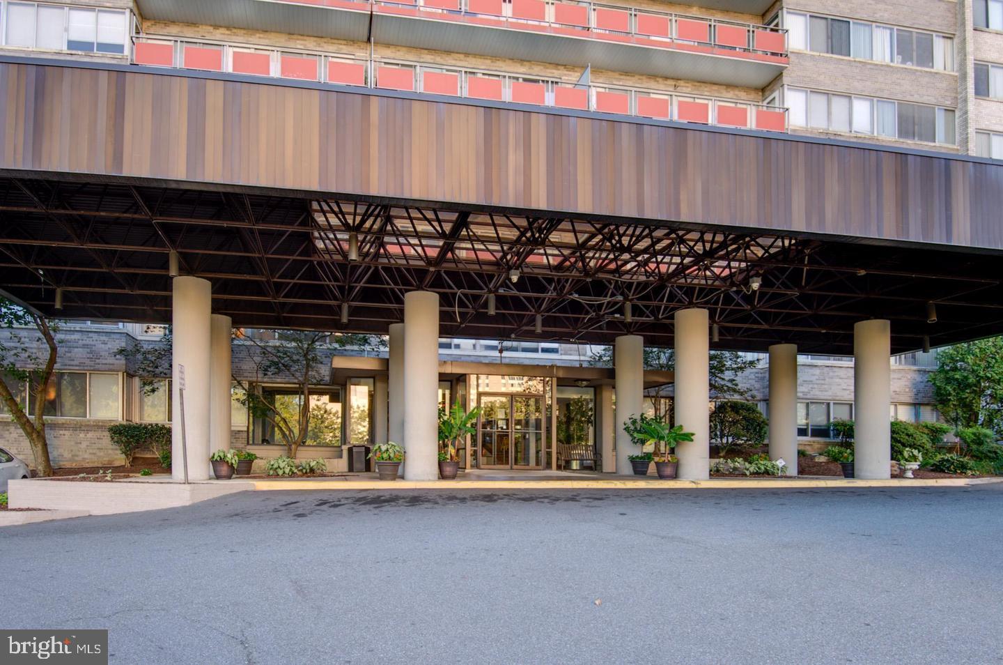 PAVILION ON THE PARK - Residential