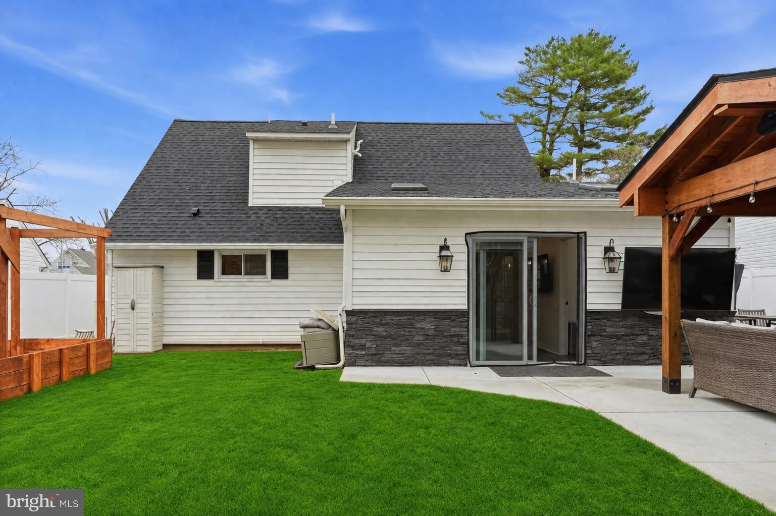 MILL CREEK FALLS - Residential