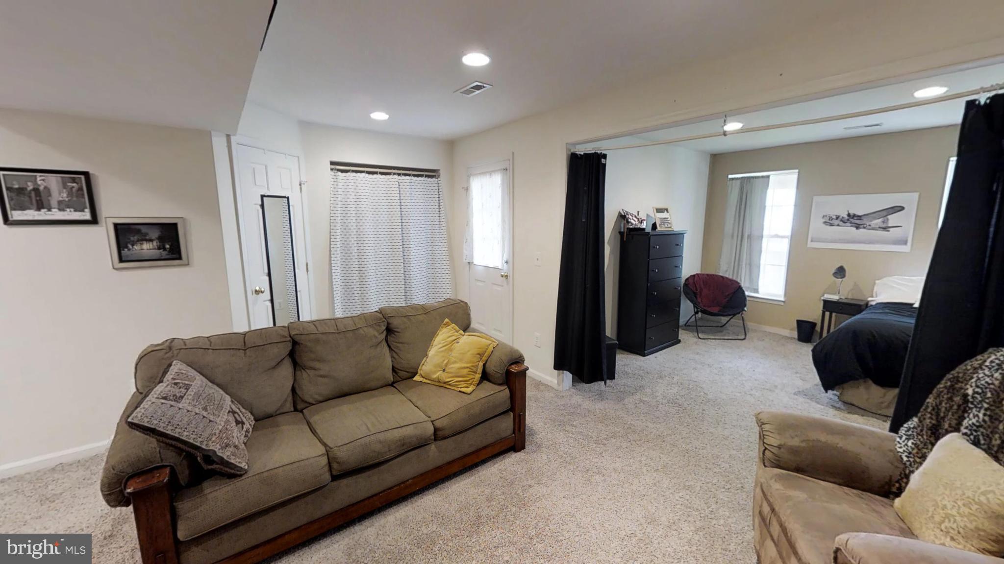 LAKELAND PLACE - Residential