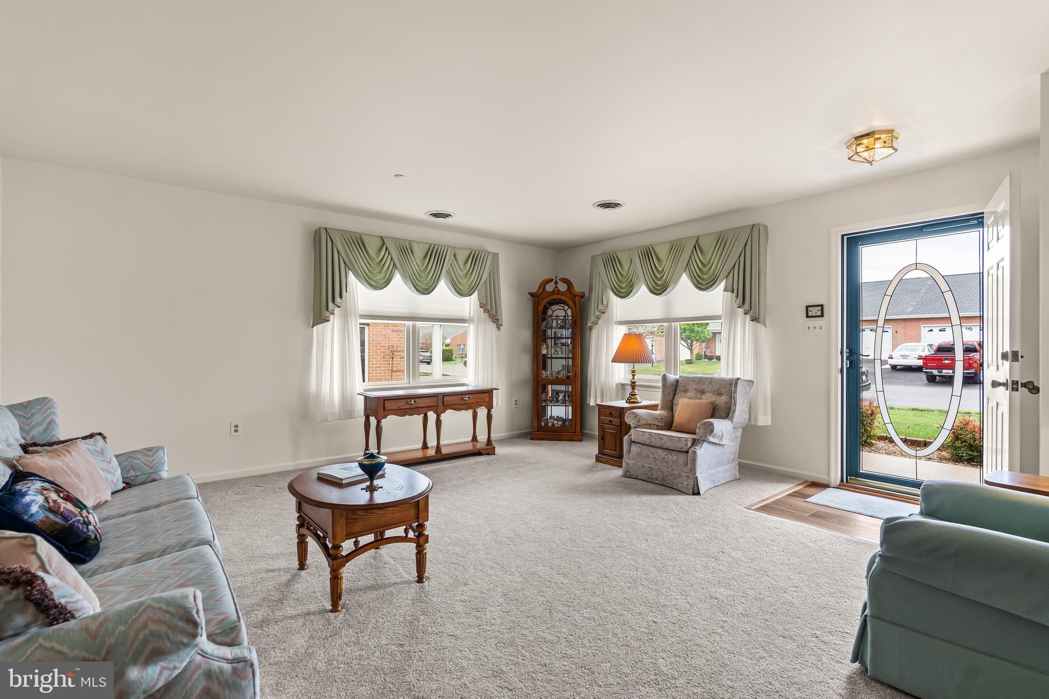 122 SOUTHERN OAK DRIVE