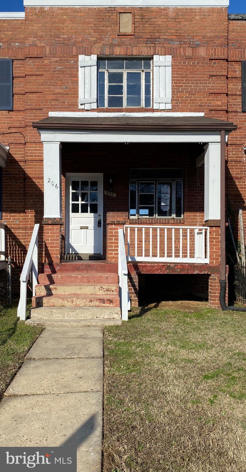 206 LYNHAVEN DRIVE