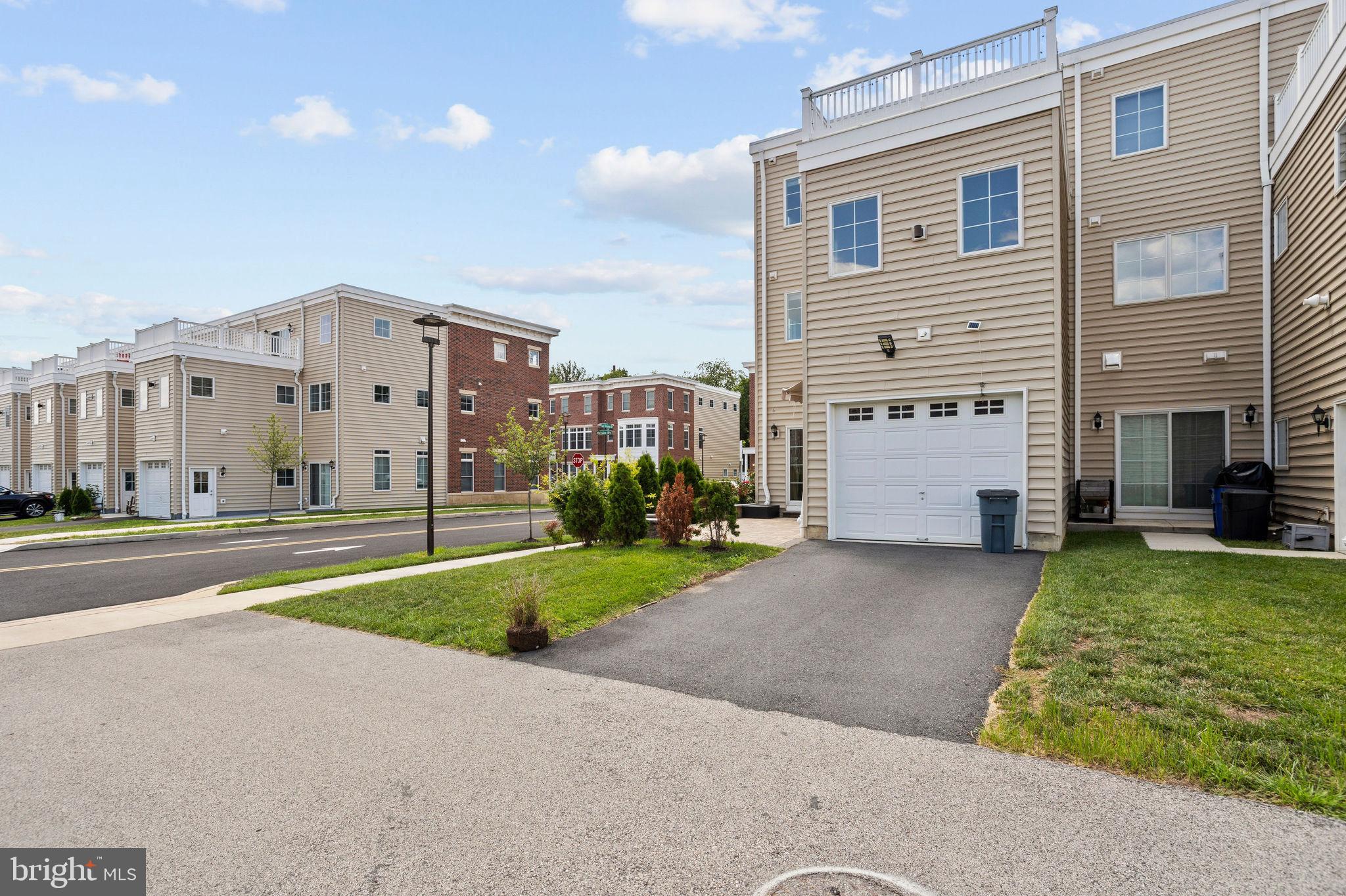 SIENA PLACE - Residential