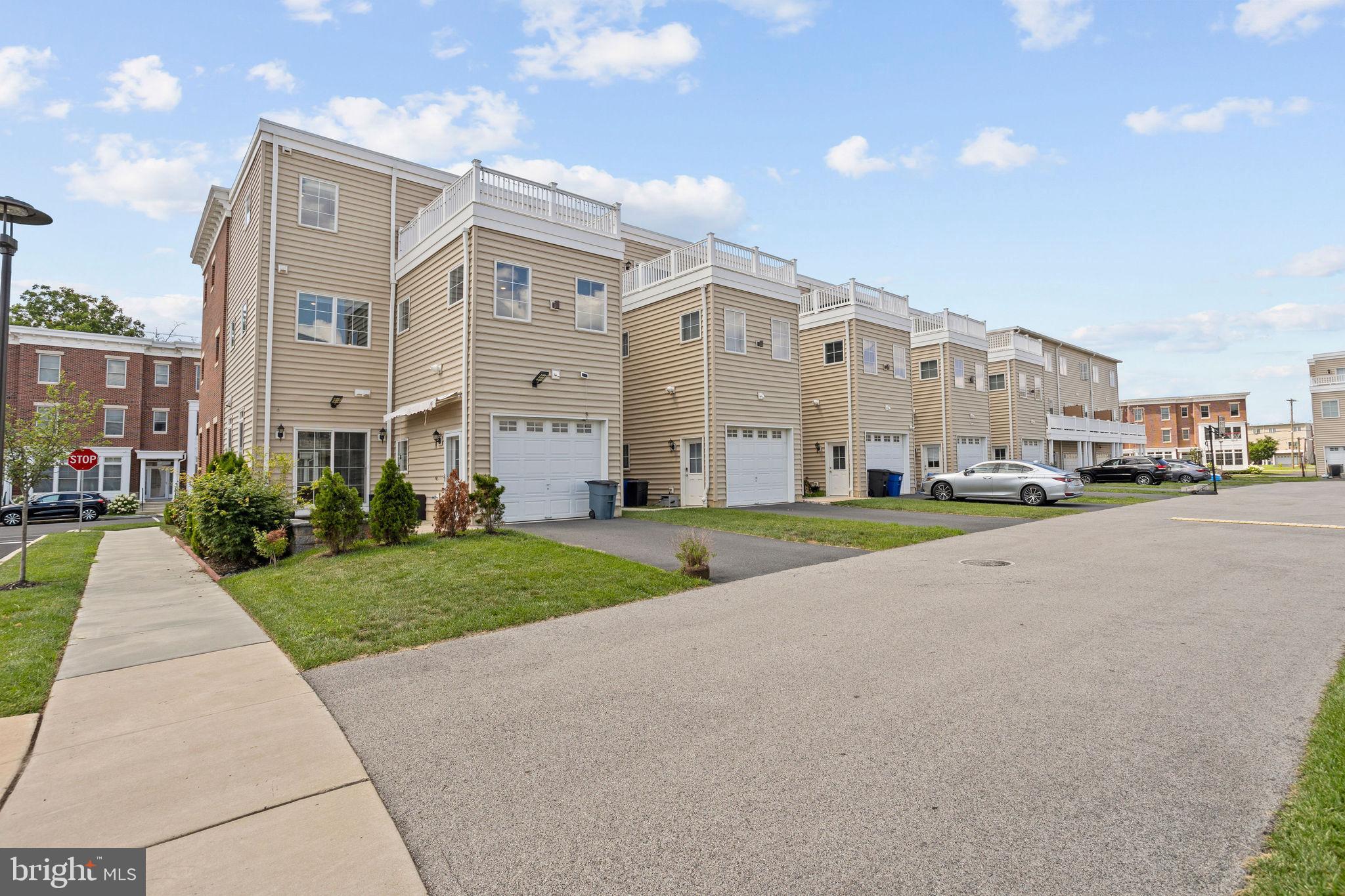 SIENA PLACE - Residential