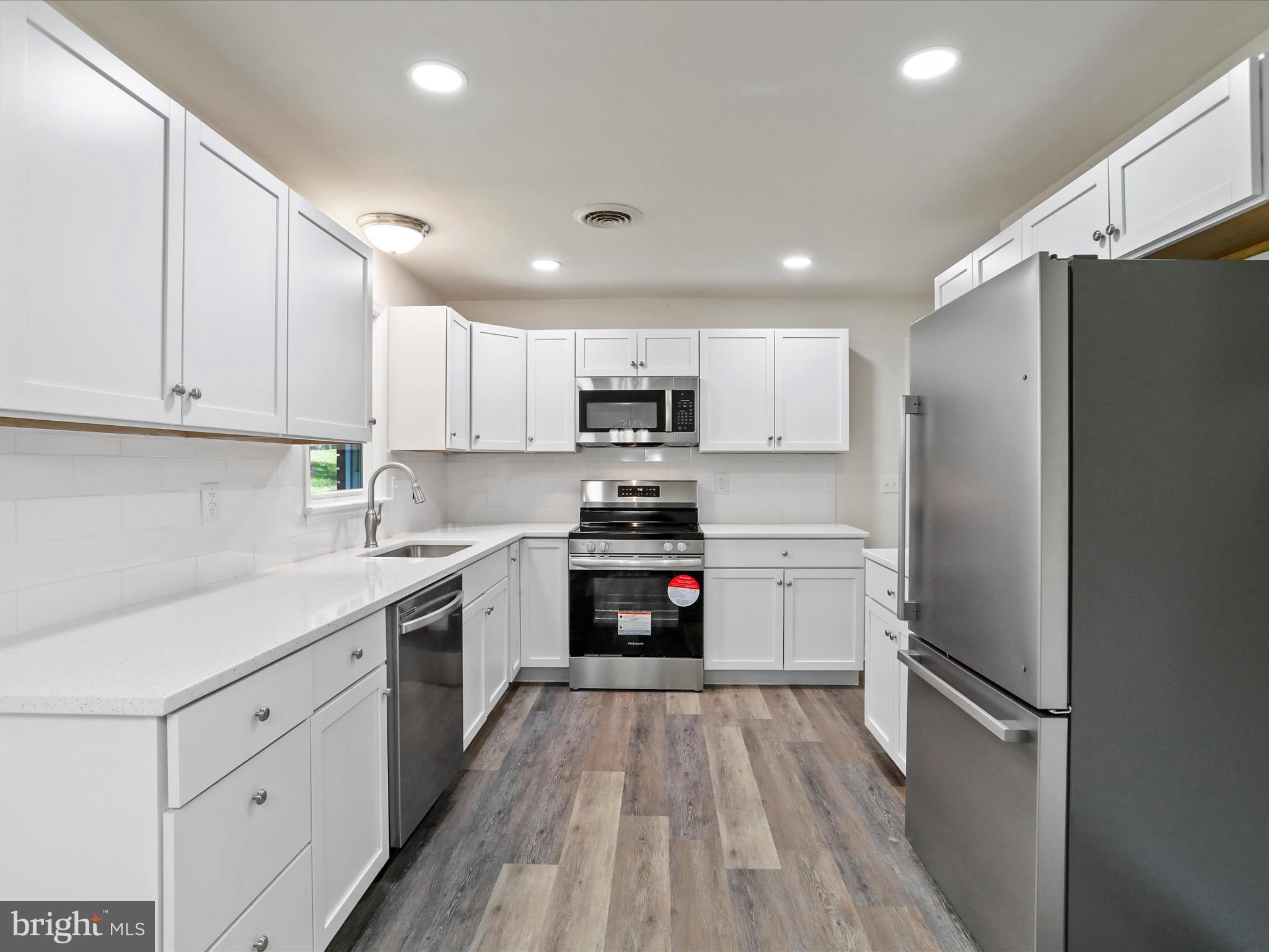 PIKEVIEW ACRES - Residential