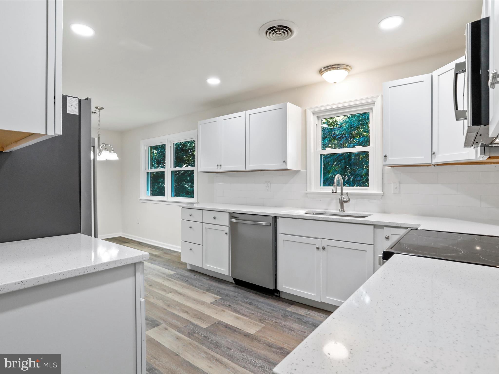 PIKEVIEW ACRES - Residential