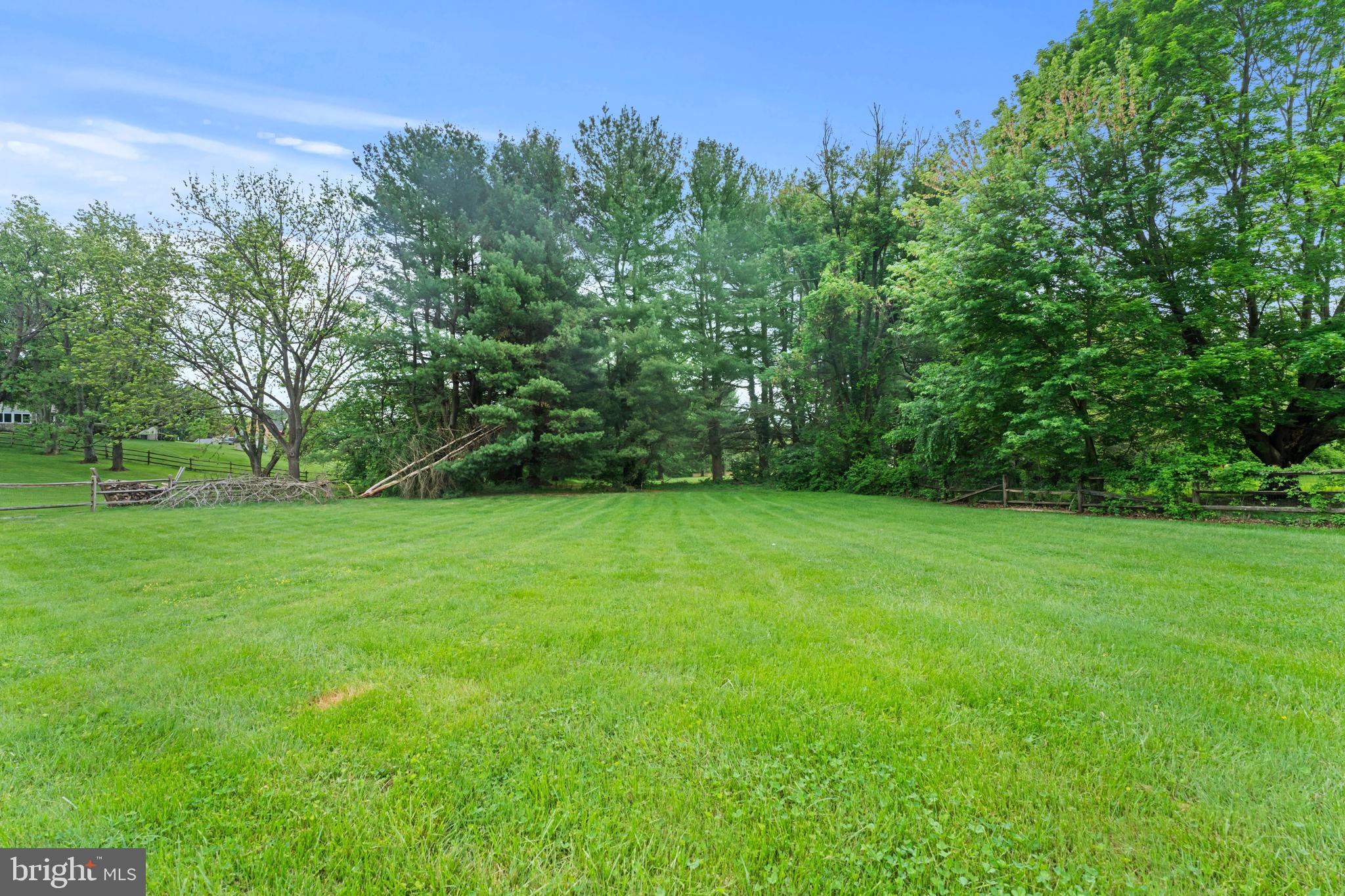 ROCHELLE MEADOWS - Residential