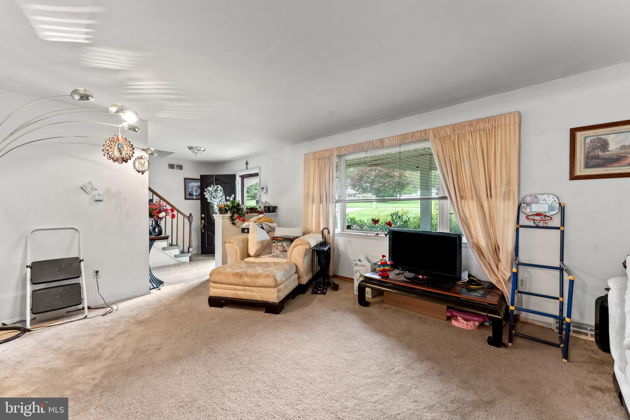 ROCHELLE MEADOWS - Residential