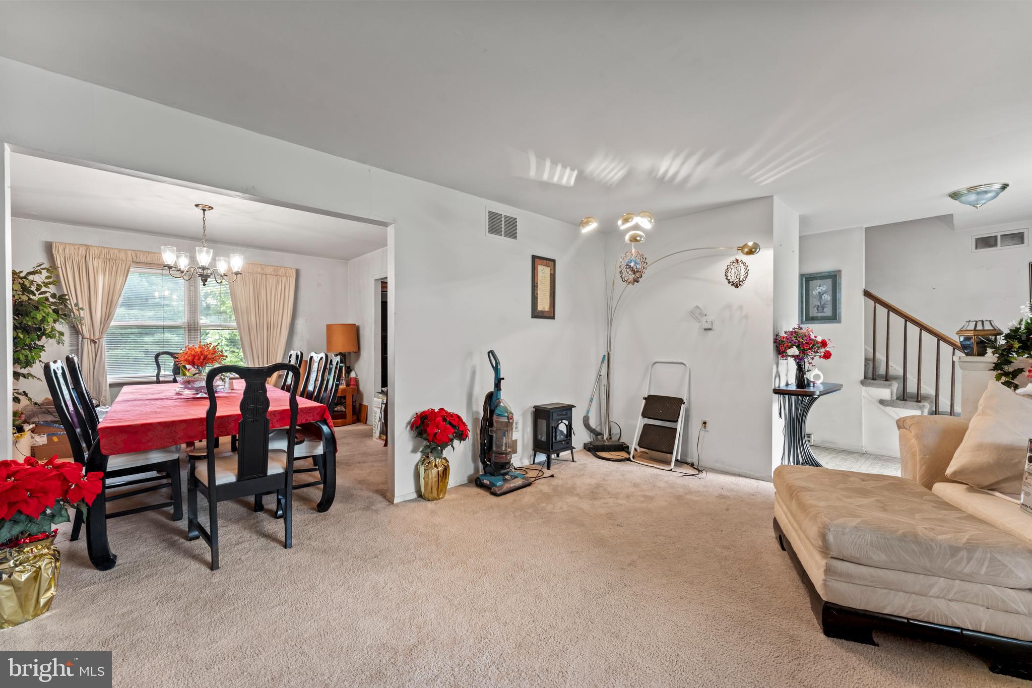 ROCHELLE MEADOWS - Residential