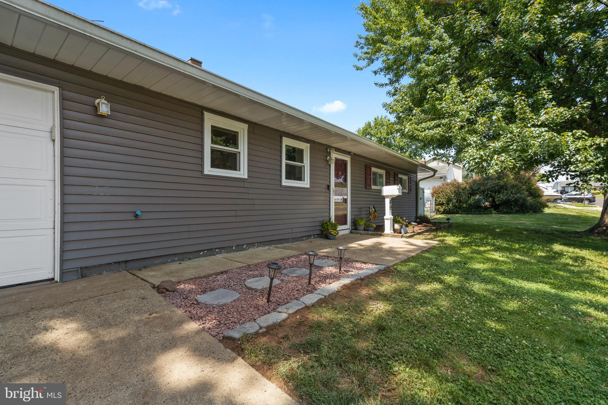 49 MEADOW LANE