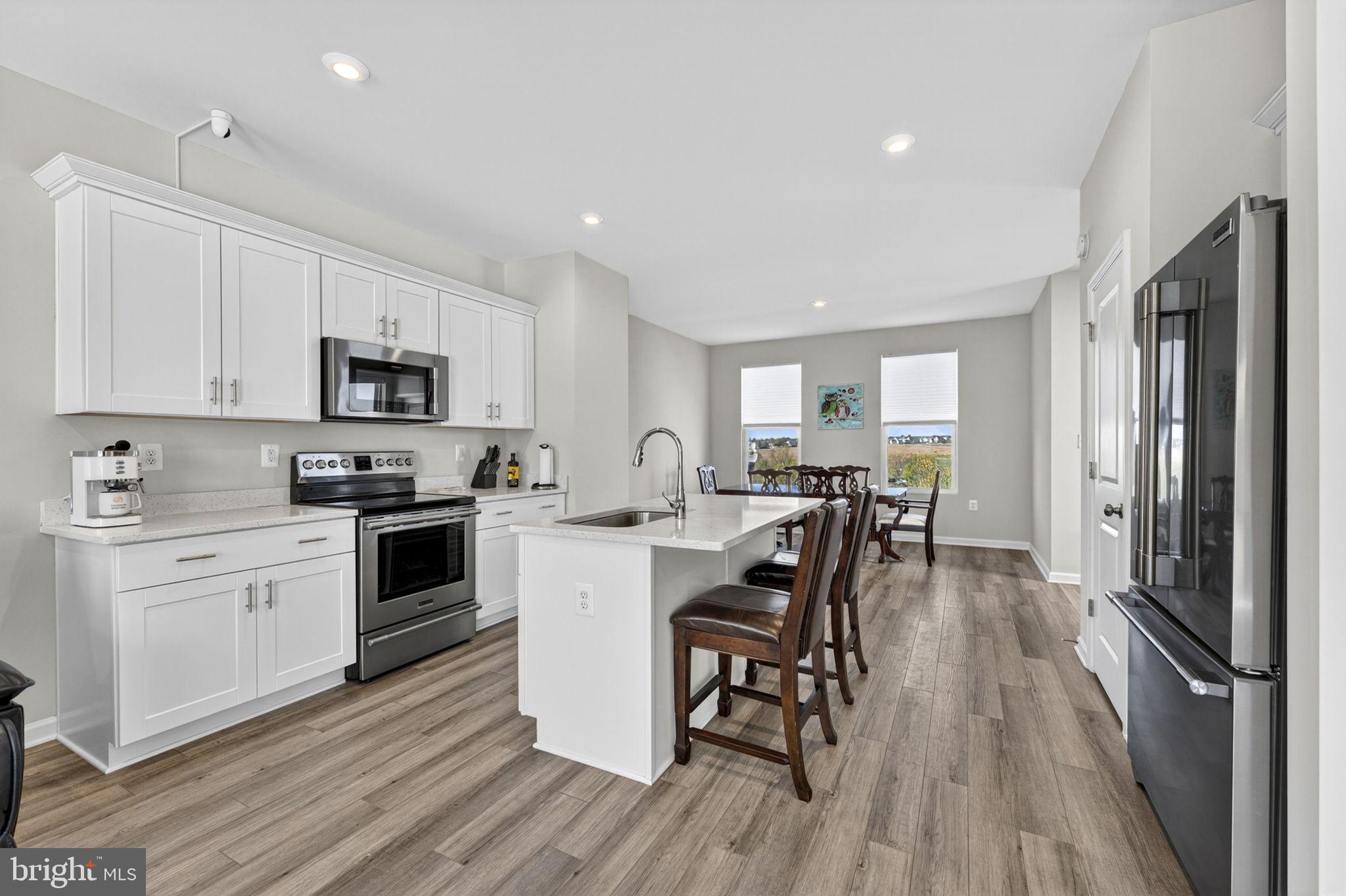 PRESIDENTS POINTE - Residential