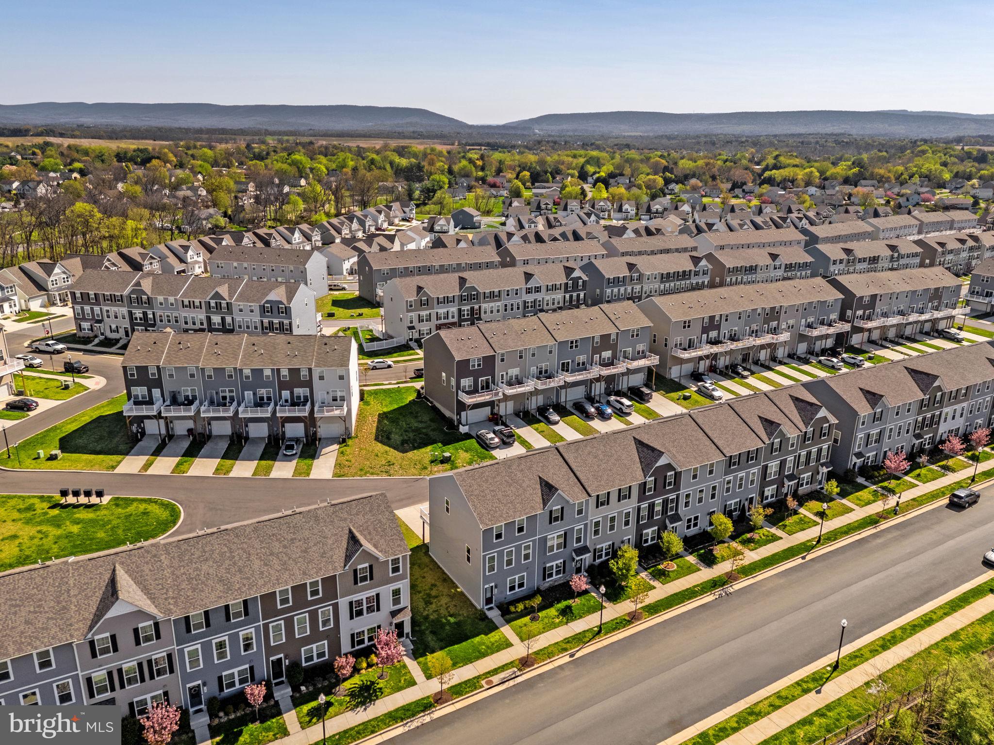 PRESIDENTS POINTE - Residential