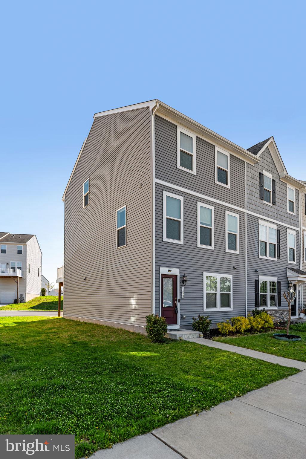 PRESIDENTS POINTE - Residential