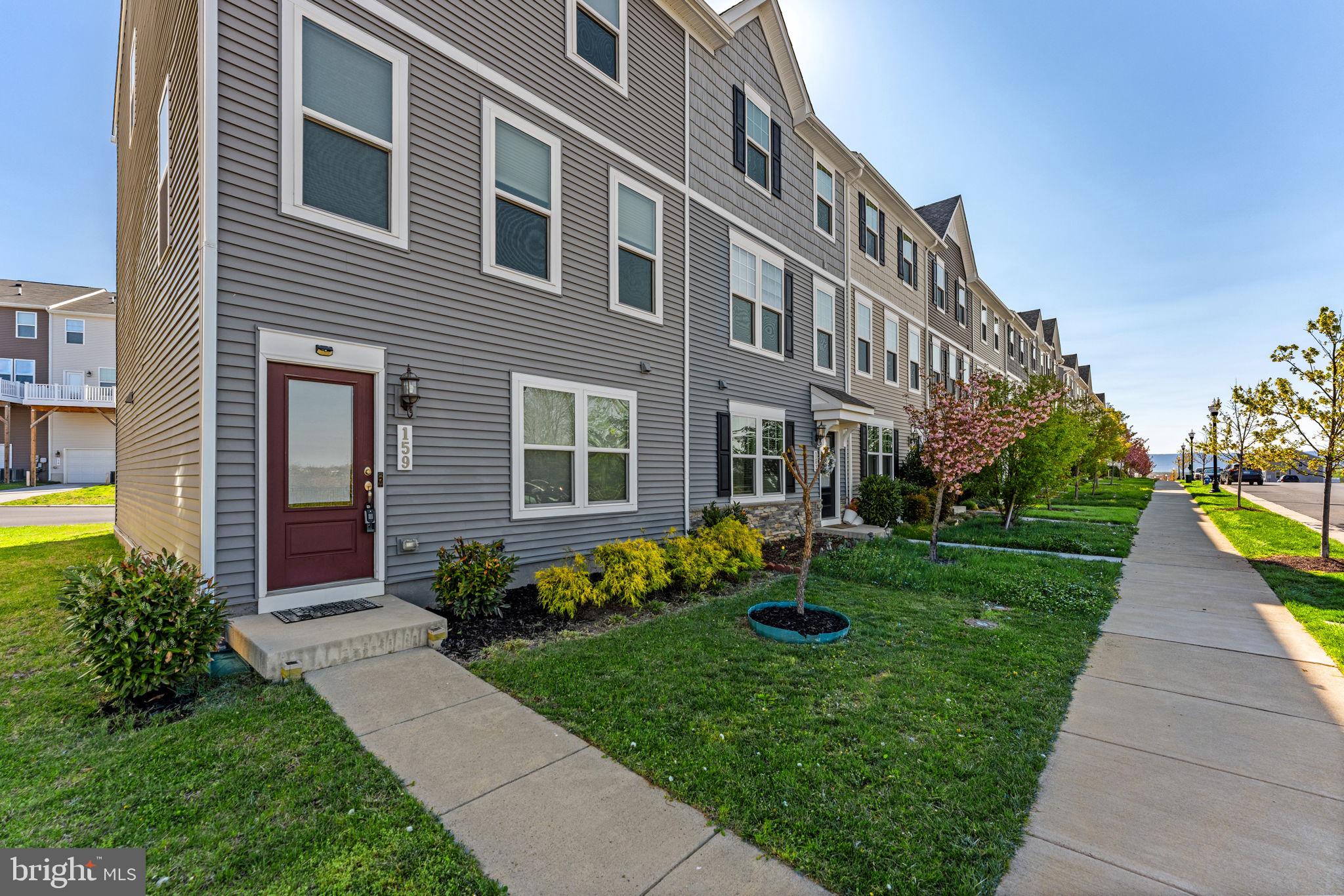 PRESIDENTS POINTE - Residential