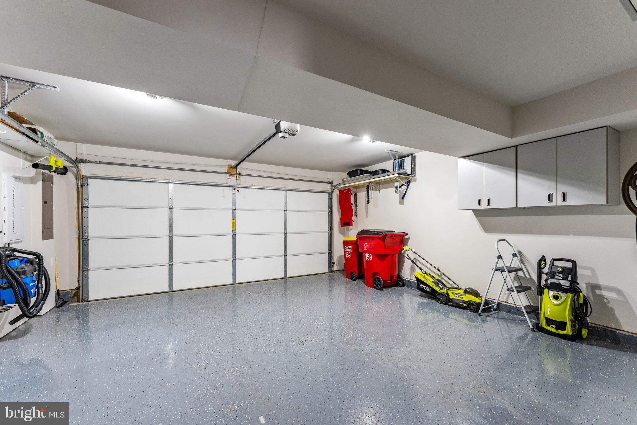 PRESIDENTS POINTE - Residential