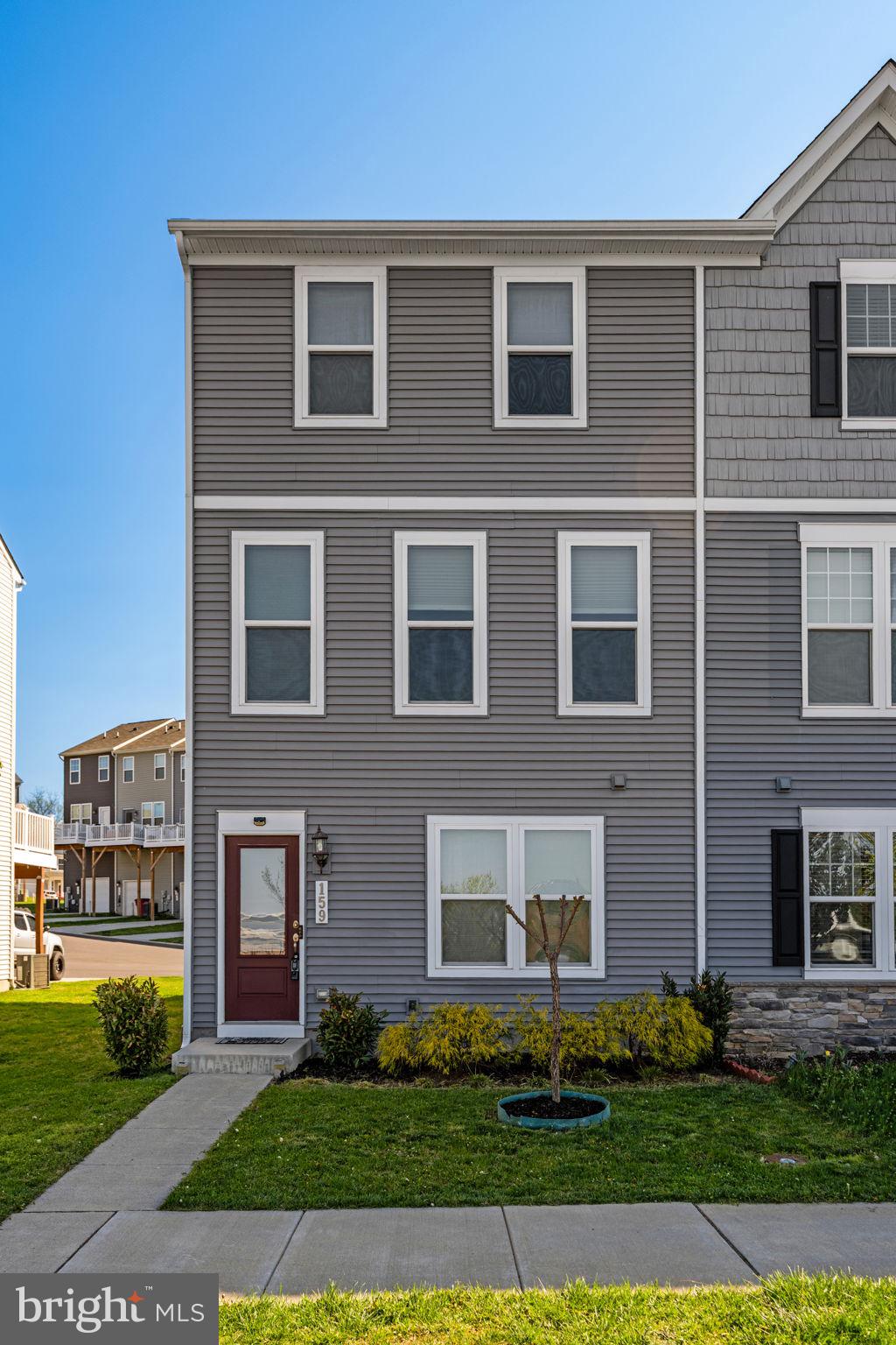 PRESIDENTS POINTE - Residential