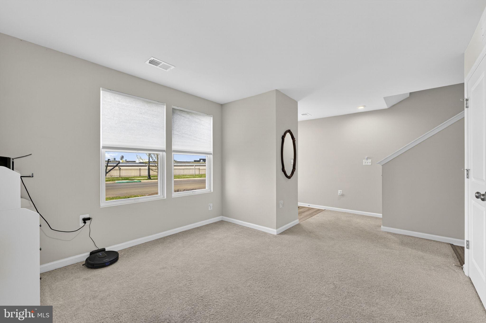 PRESIDENTS POINTE - Residential