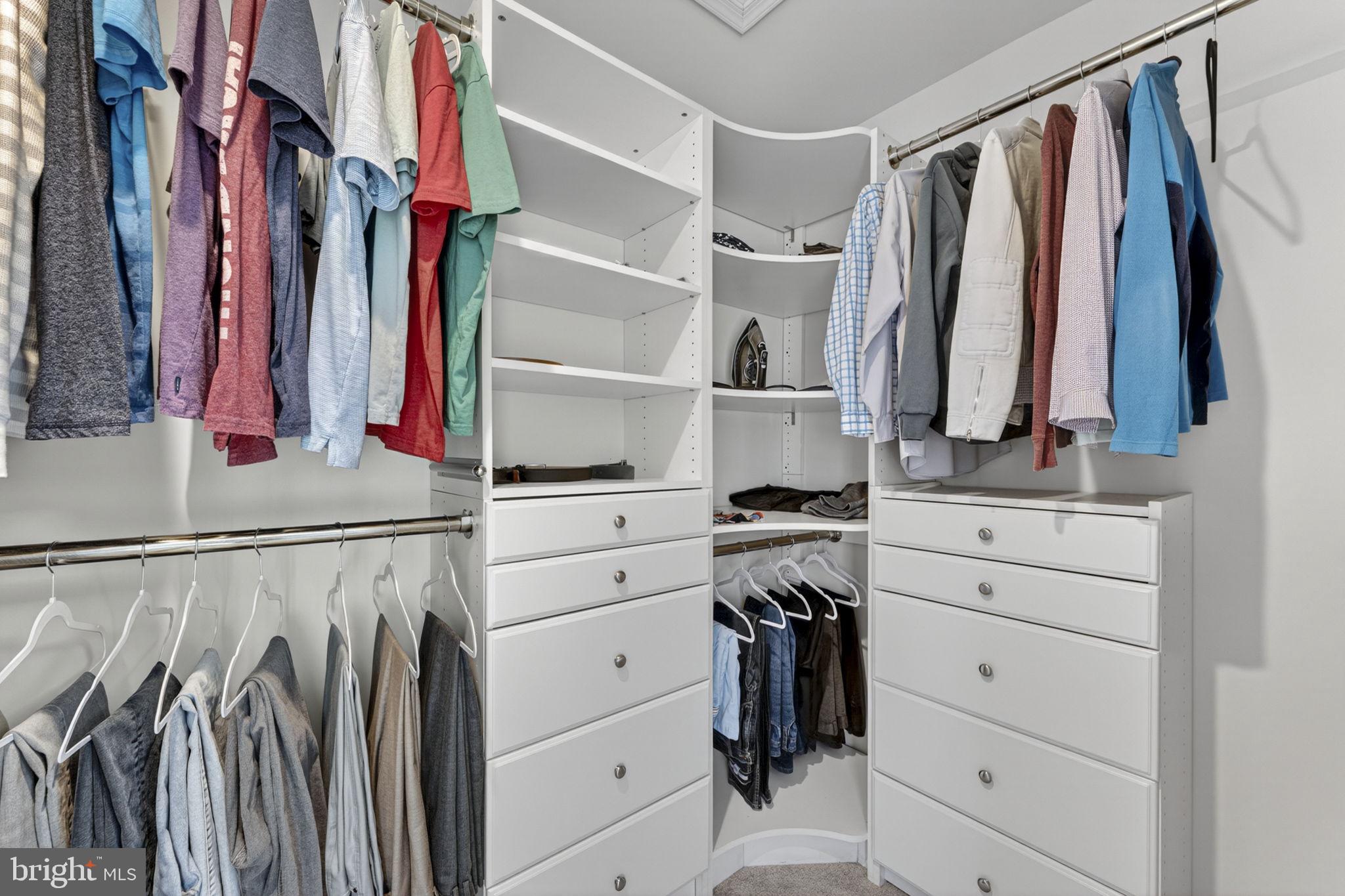 PRESIDENTS POINTE - Residential