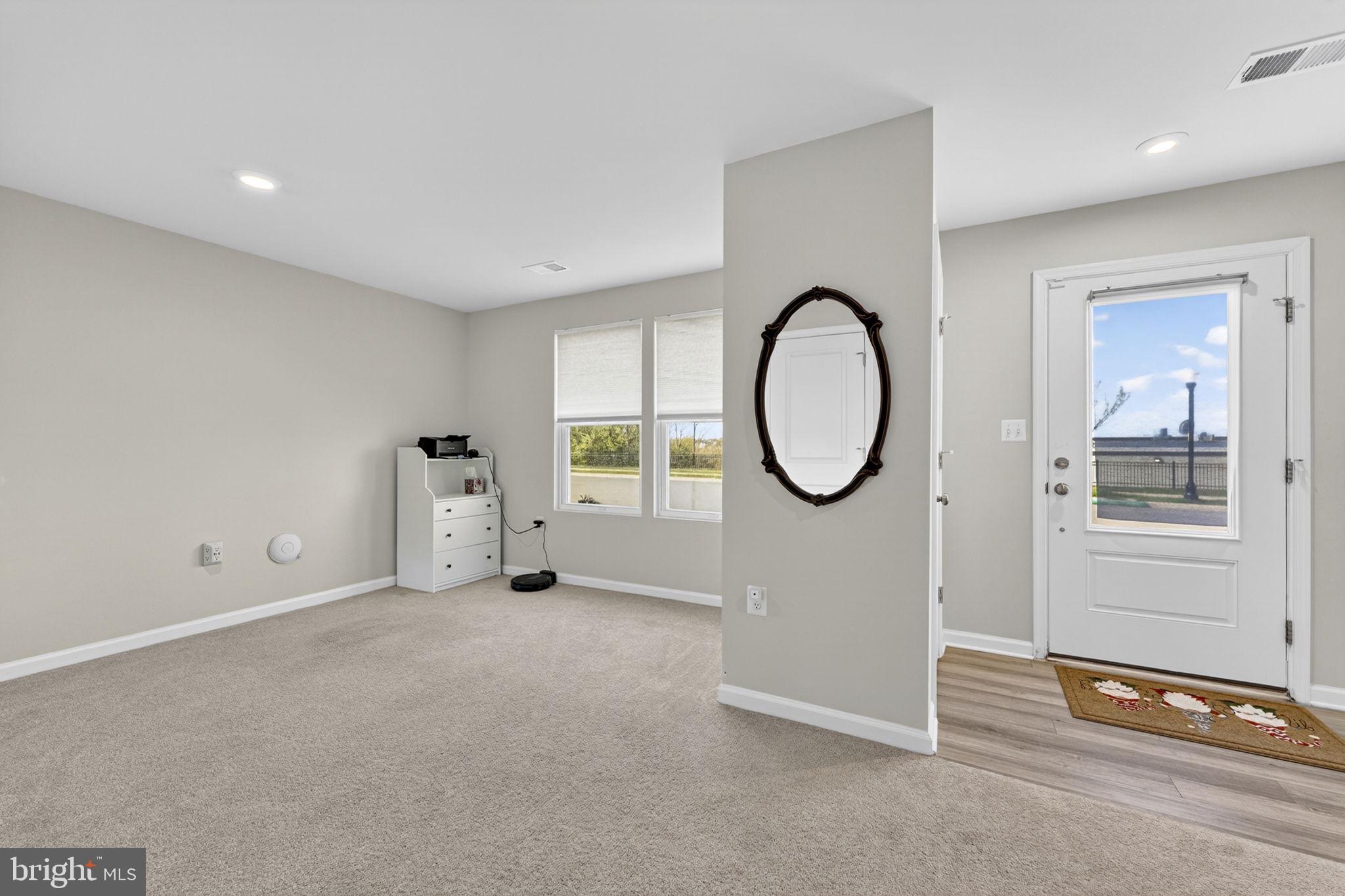 PRESIDENTS POINTE - Residential