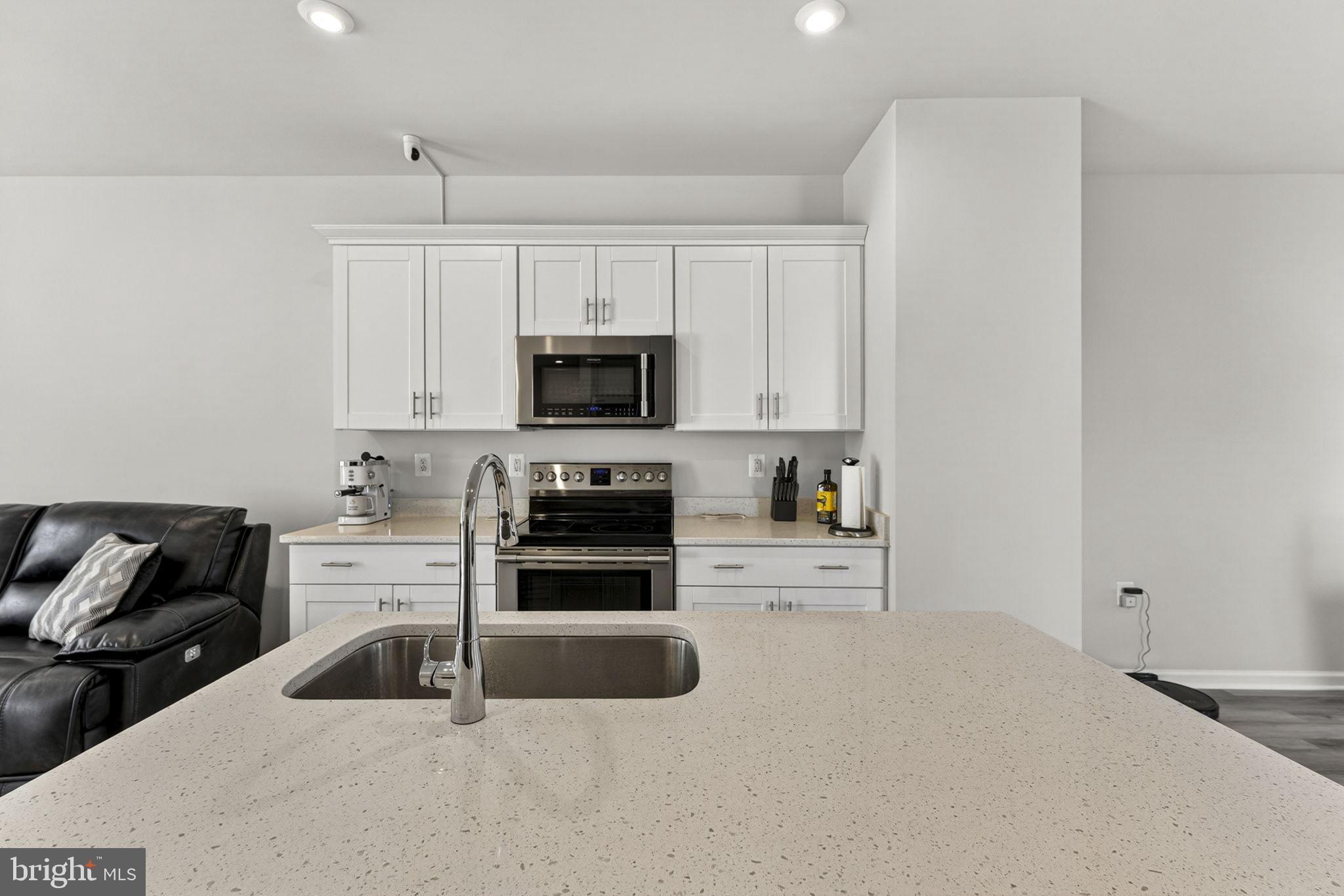 PRESIDENTS POINTE - Residential