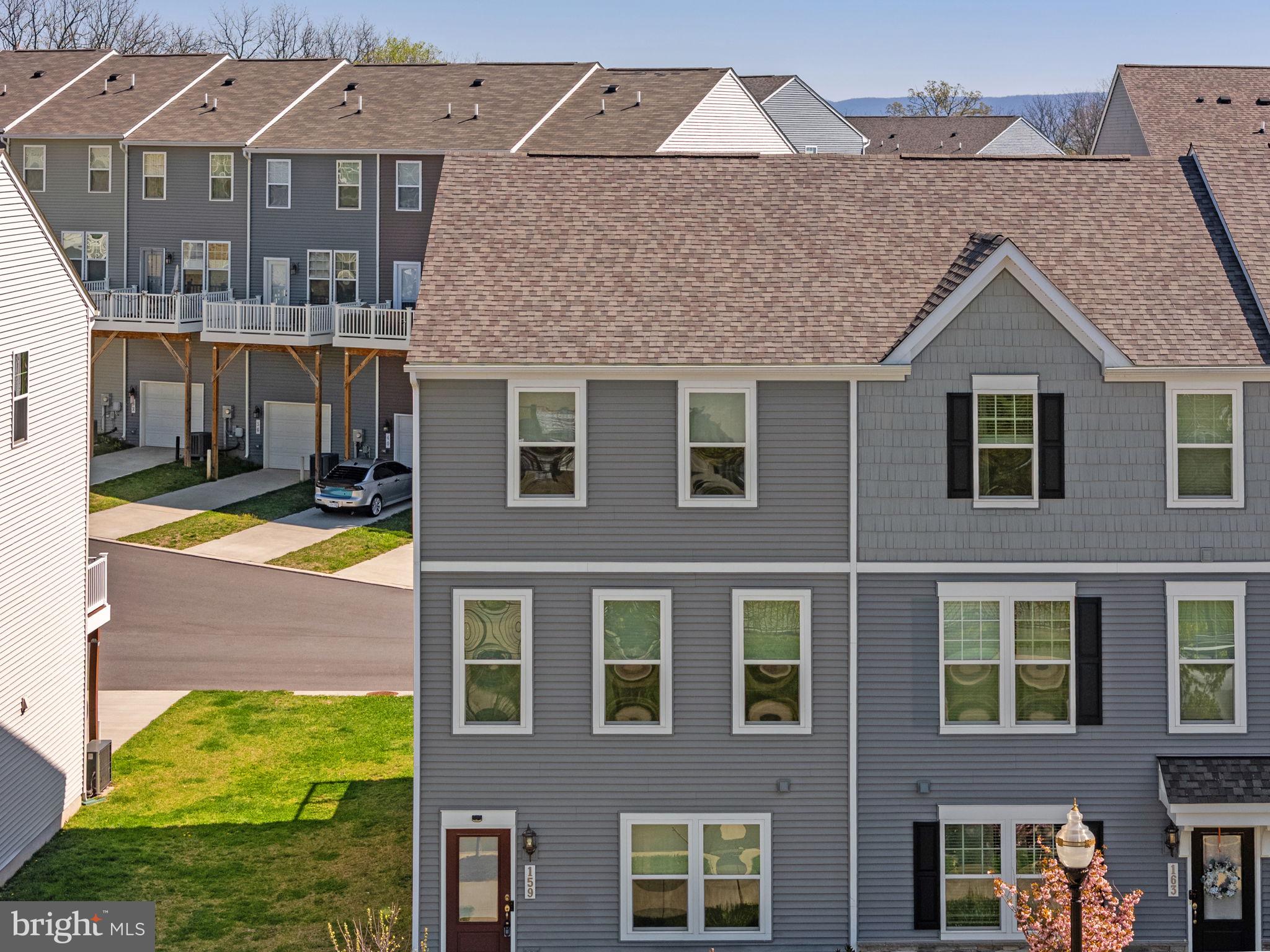 PRESIDENTS POINTE - Residential