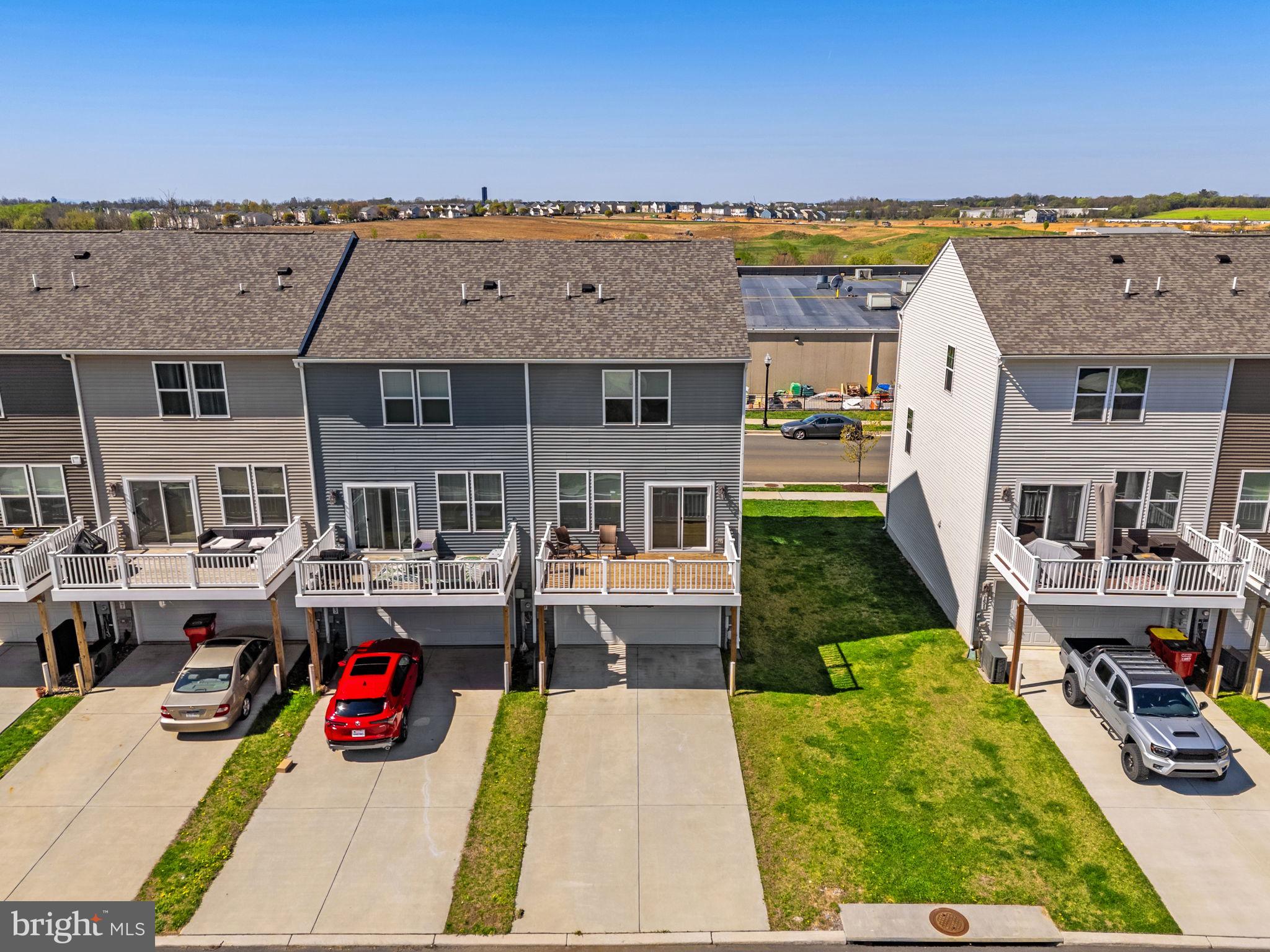 PRESIDENTS POINTE - Residential