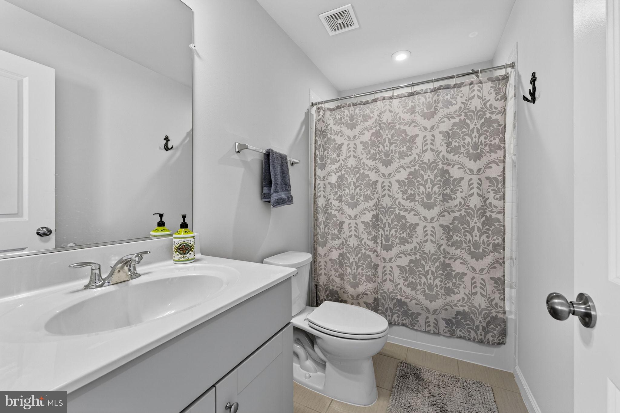 PRESIDENTS POINTE - Residential