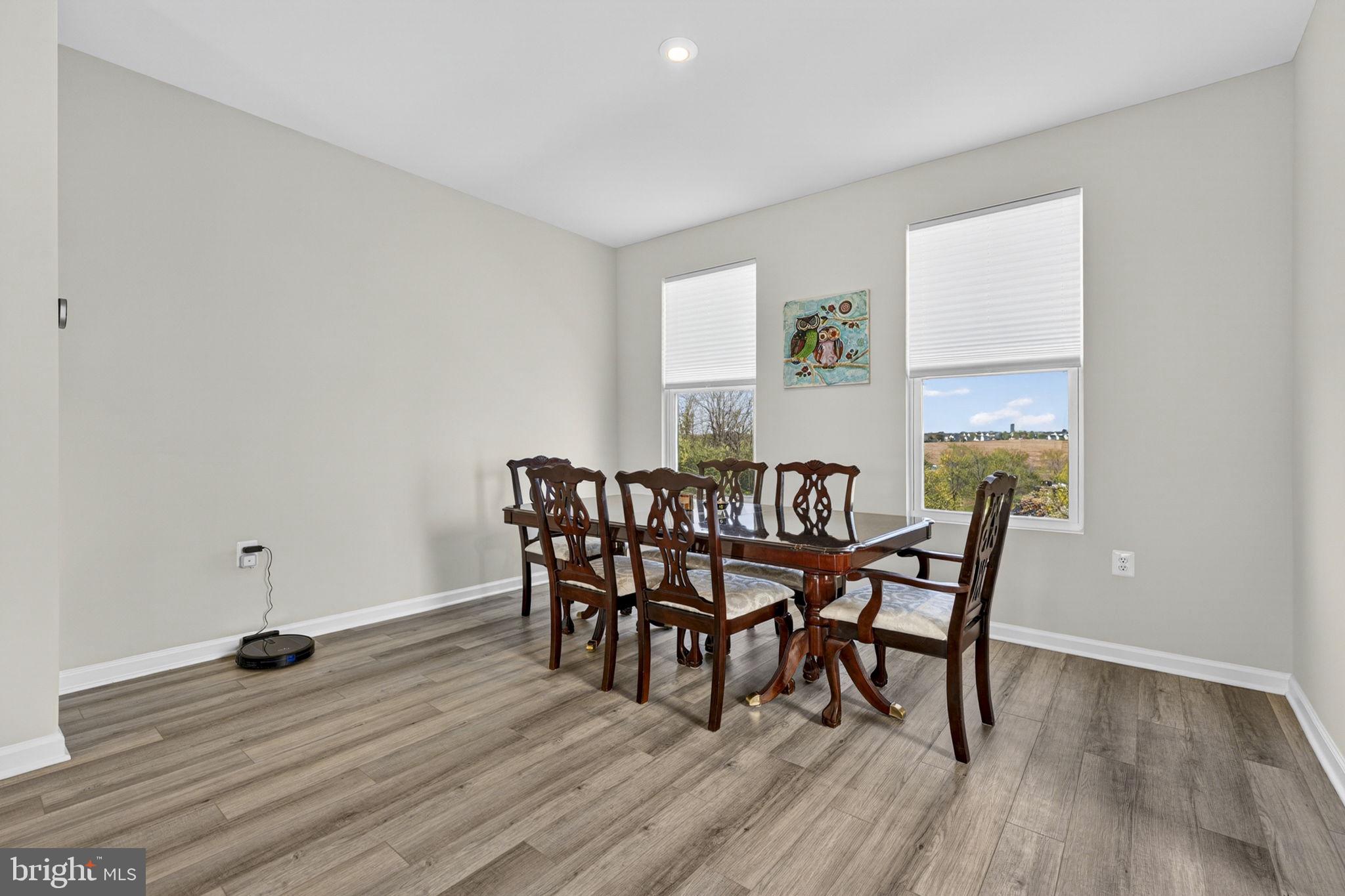 PRESIDENTS POINTE - Residential