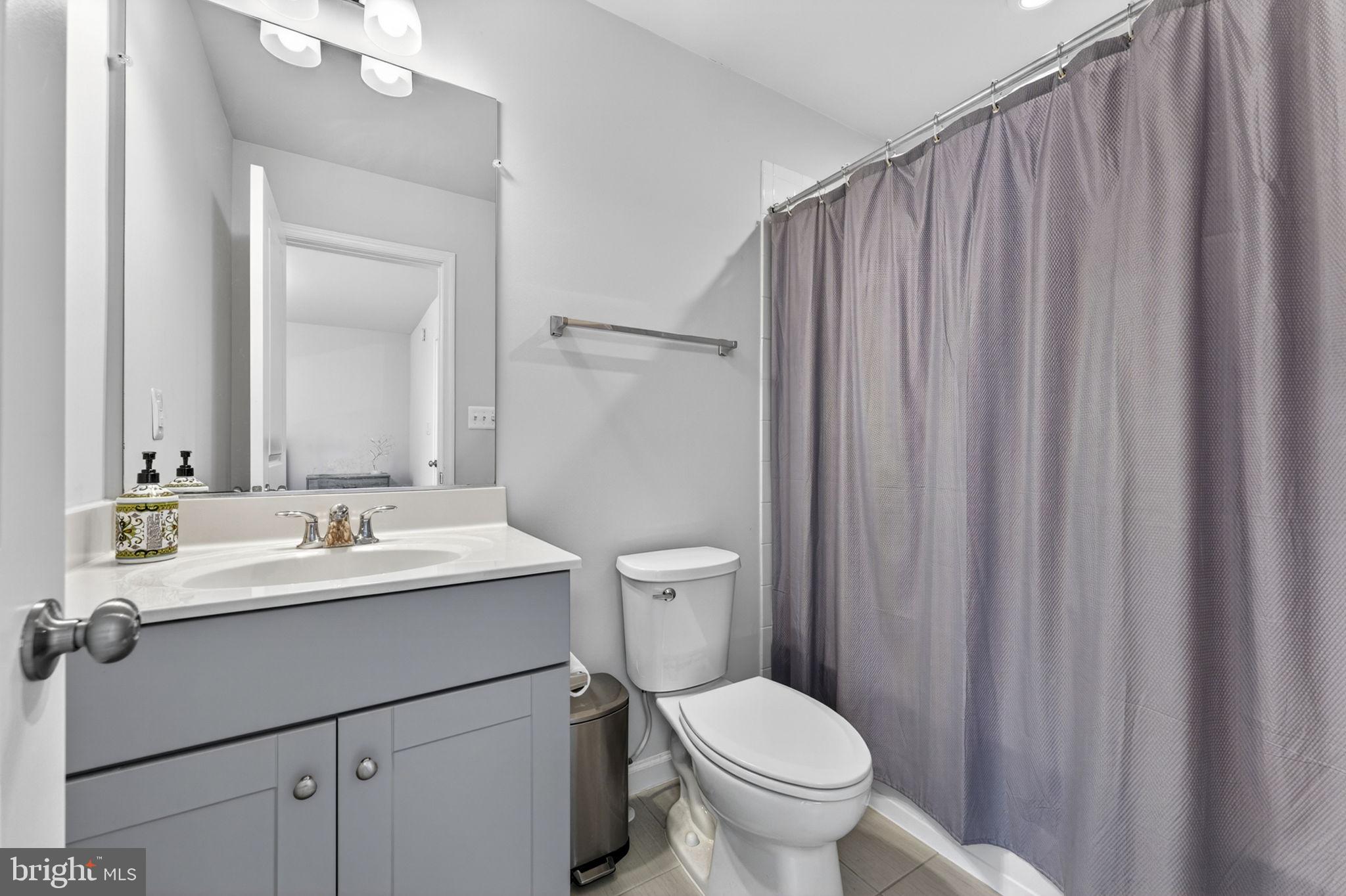 PRESIDENTS POINTE - Residential