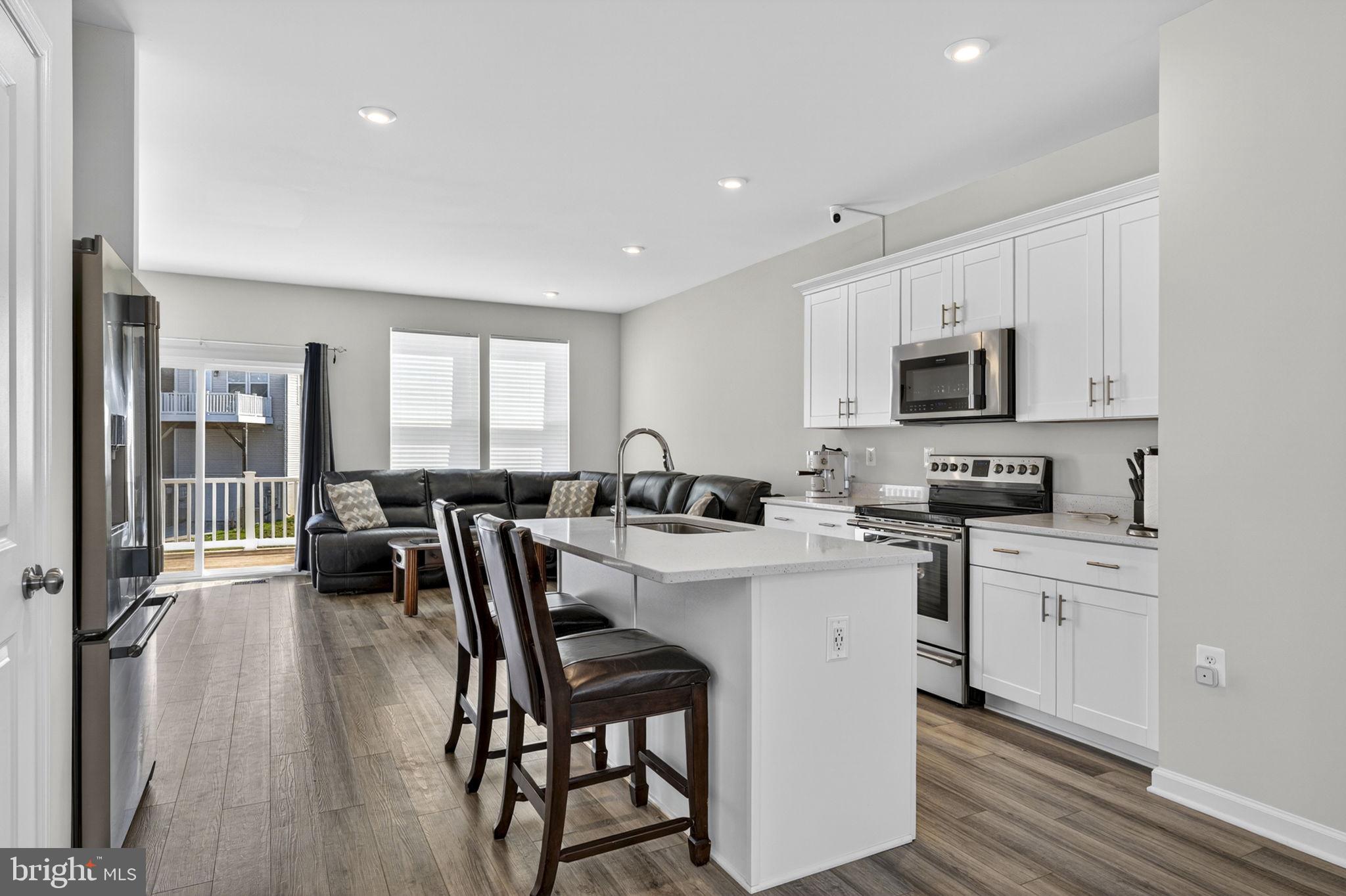 PRESIDENTS POINTE - Residential