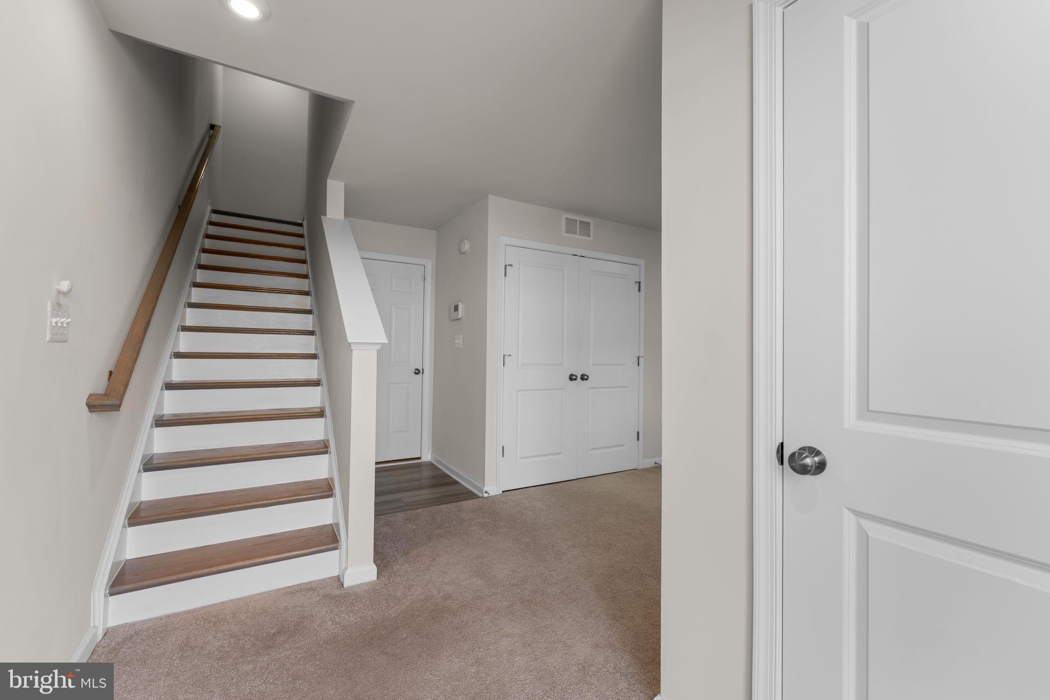 PRESIDENTS POINTE - Residential